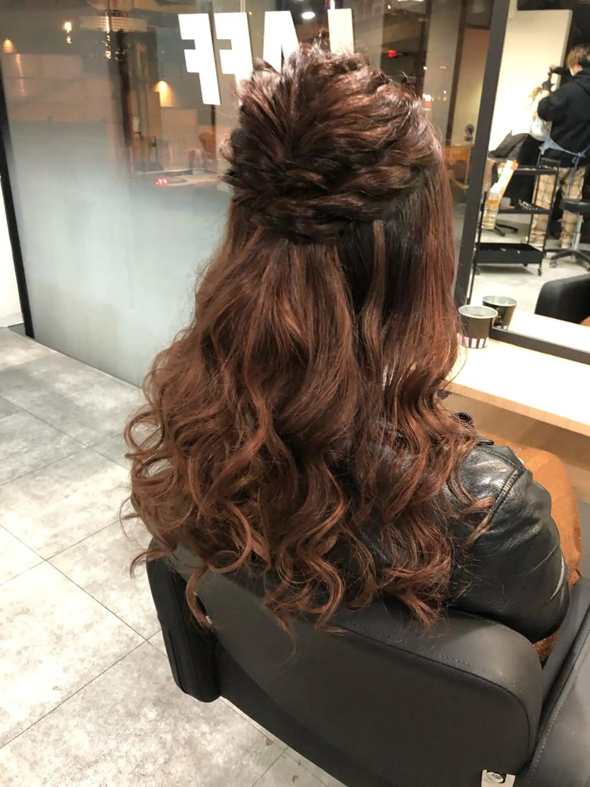 ロング カラー ヘアアレンジ ハーフアップ エクステ ハロウィン づまさん カラーエクステ難波のヘアスタイル