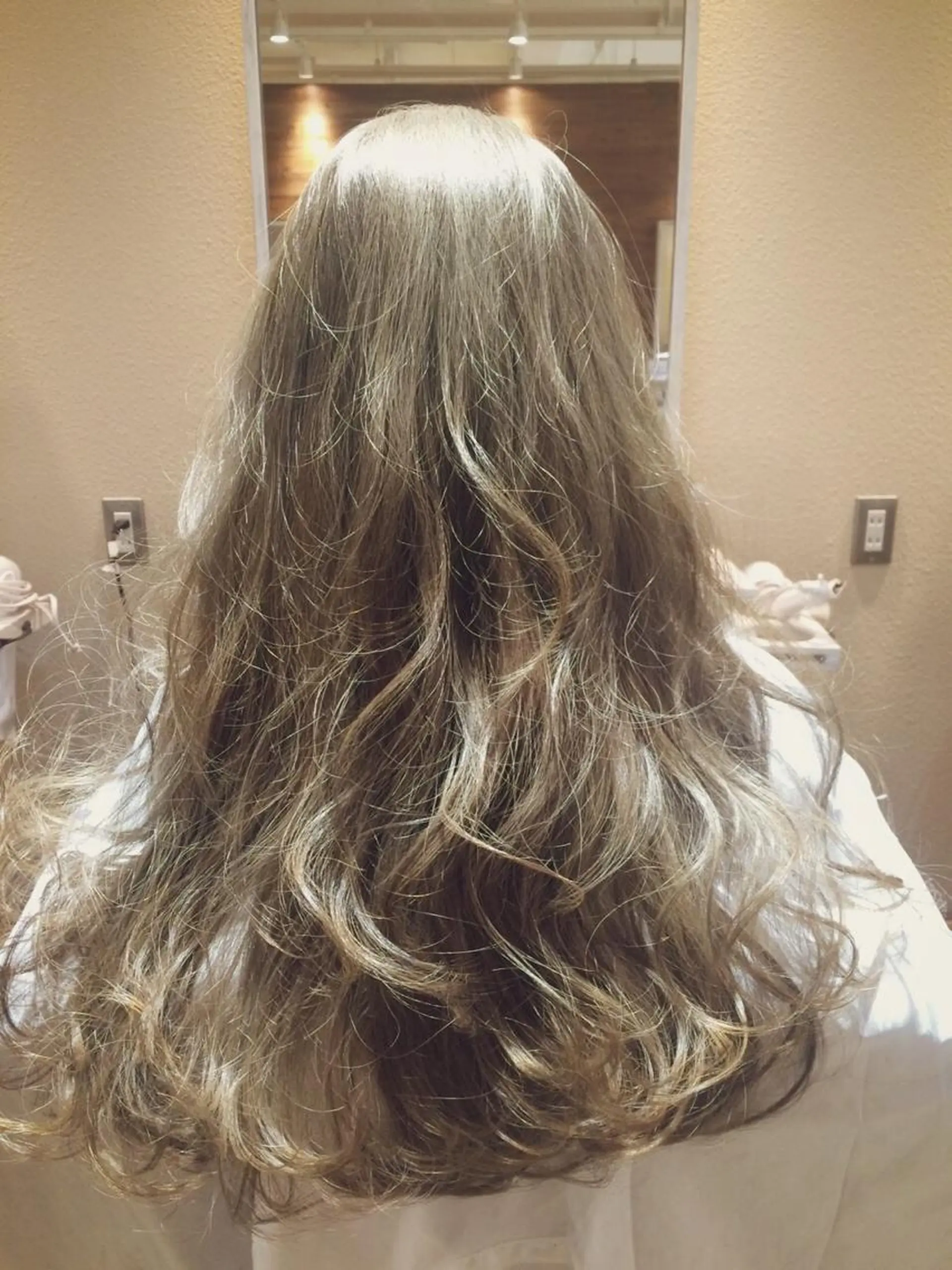 カラー 龍 門のヘアスタイル