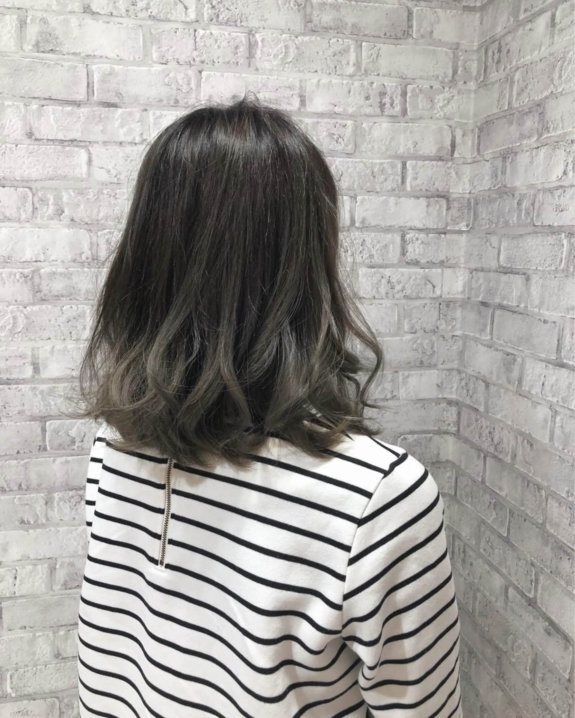 ショート カラー ヘアアレンジ ベージュカラー グラデーションカラー ミルクティーベージュ カット ヘアカラー トリートメント 秋山 幸太のヘアスタイル