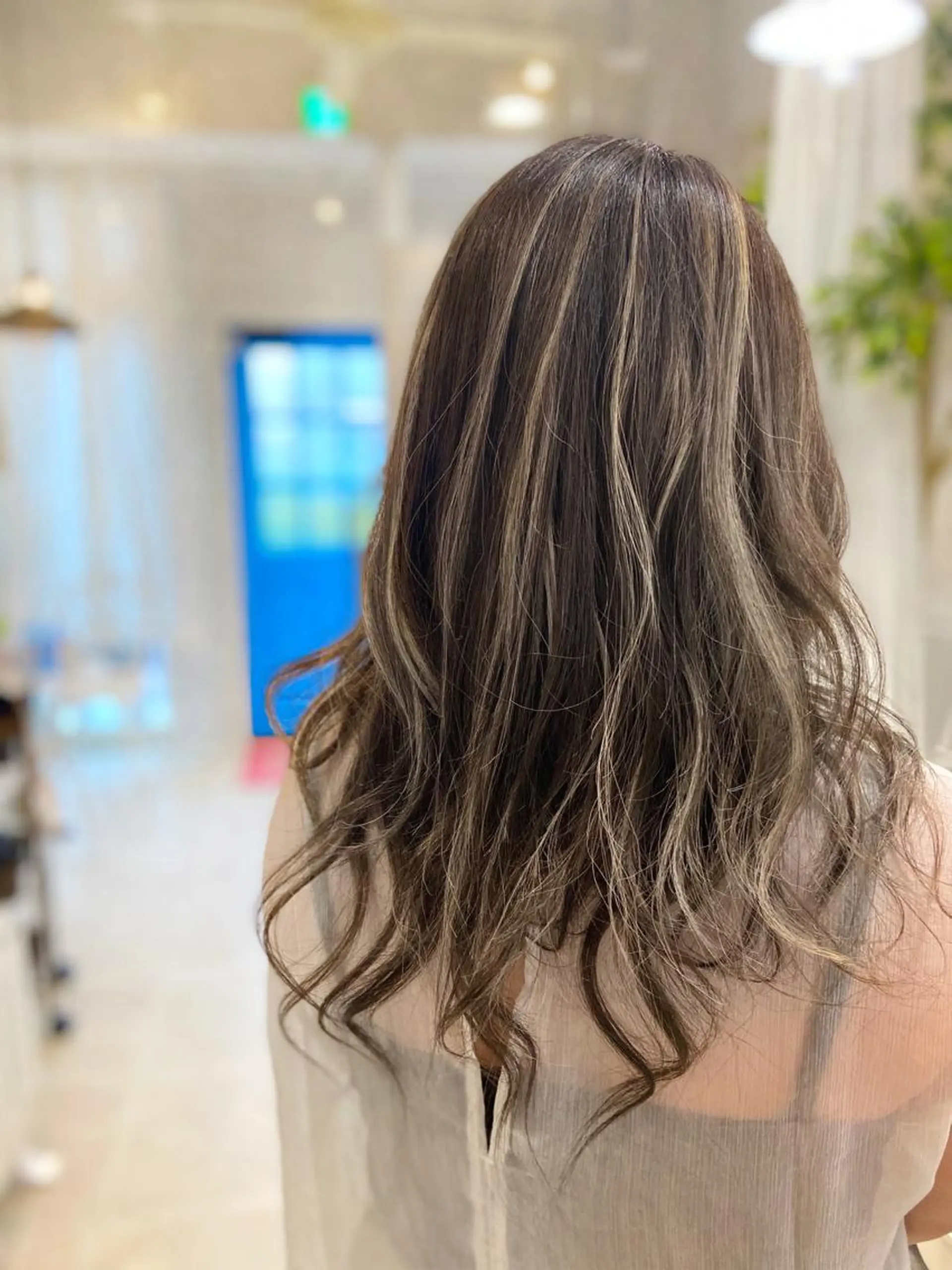 セミロング カラー ヘアアレンジ ベージュカラー ハイライトカラー ハイライト ヘアカラー トリートメント Shelltie Fiel (シェルティフィエル)所属・次世代シールエクステ 錦糸町 小泉 朋之のヘアスタイル