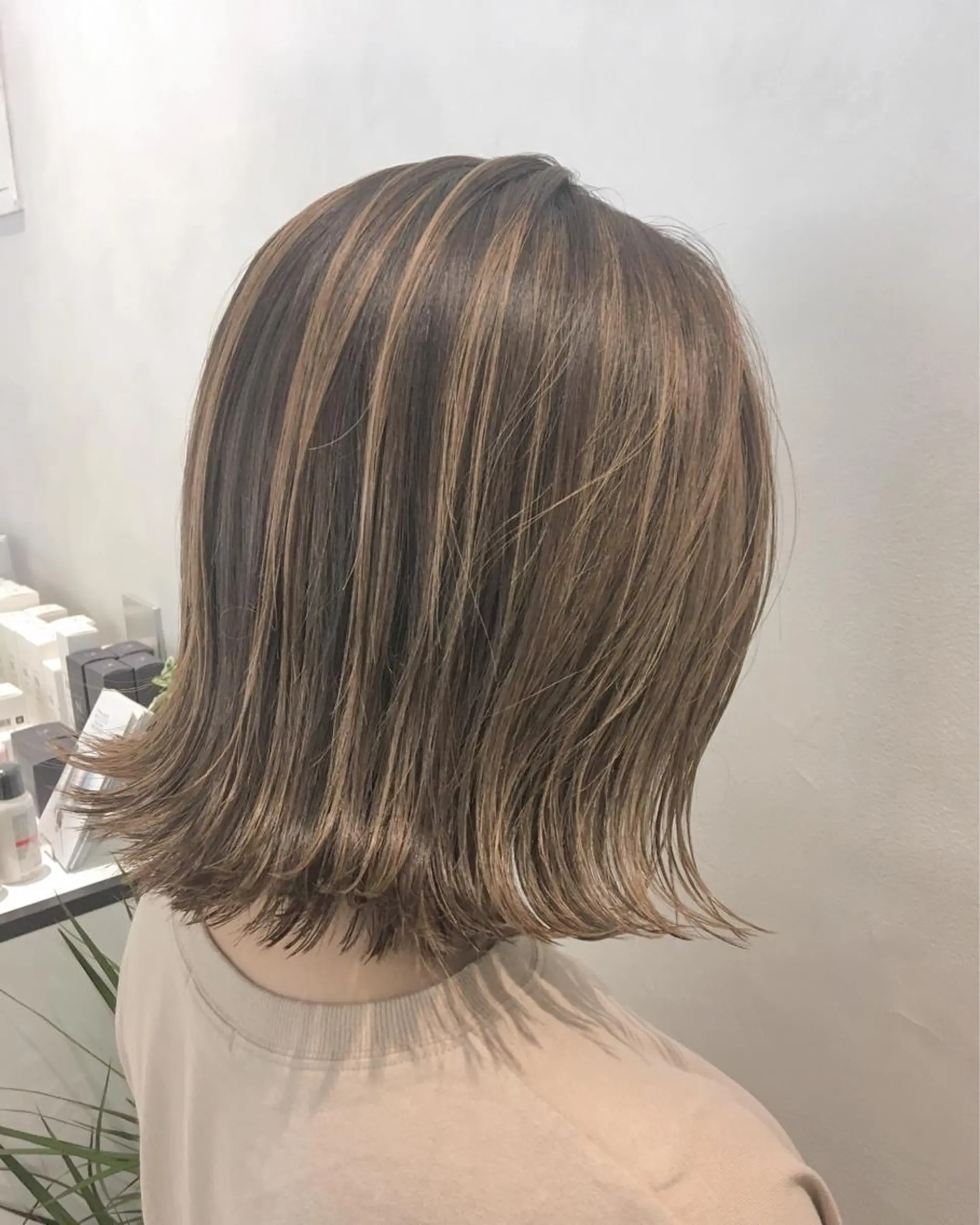 ショート カラー ヘアアレンジ バレイヤージュ ブリーチ ハイライトカラー ハイライト レイヤーカット エグチ アキラのヘアスタイル