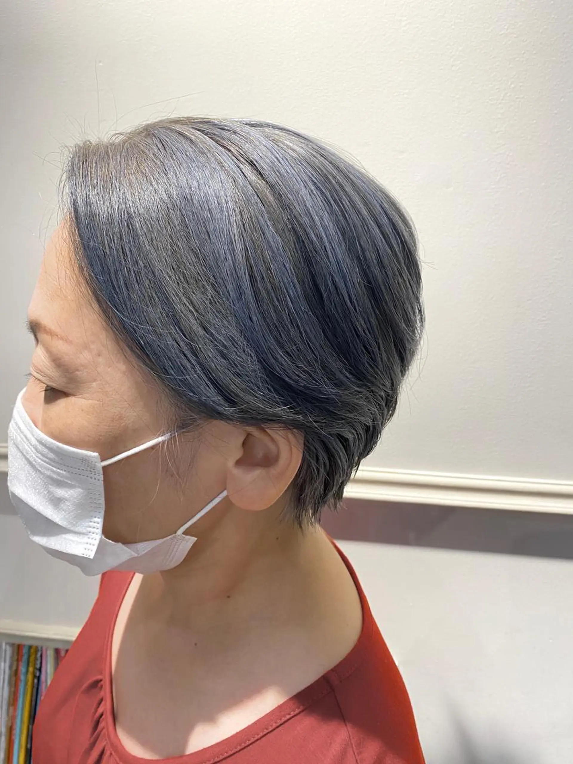 ショート カラー ブリーチ デザインカラー ハイライトカラー シルバー ハイライト ヘアカラー 川越 輝梨奈のヘアスタイル