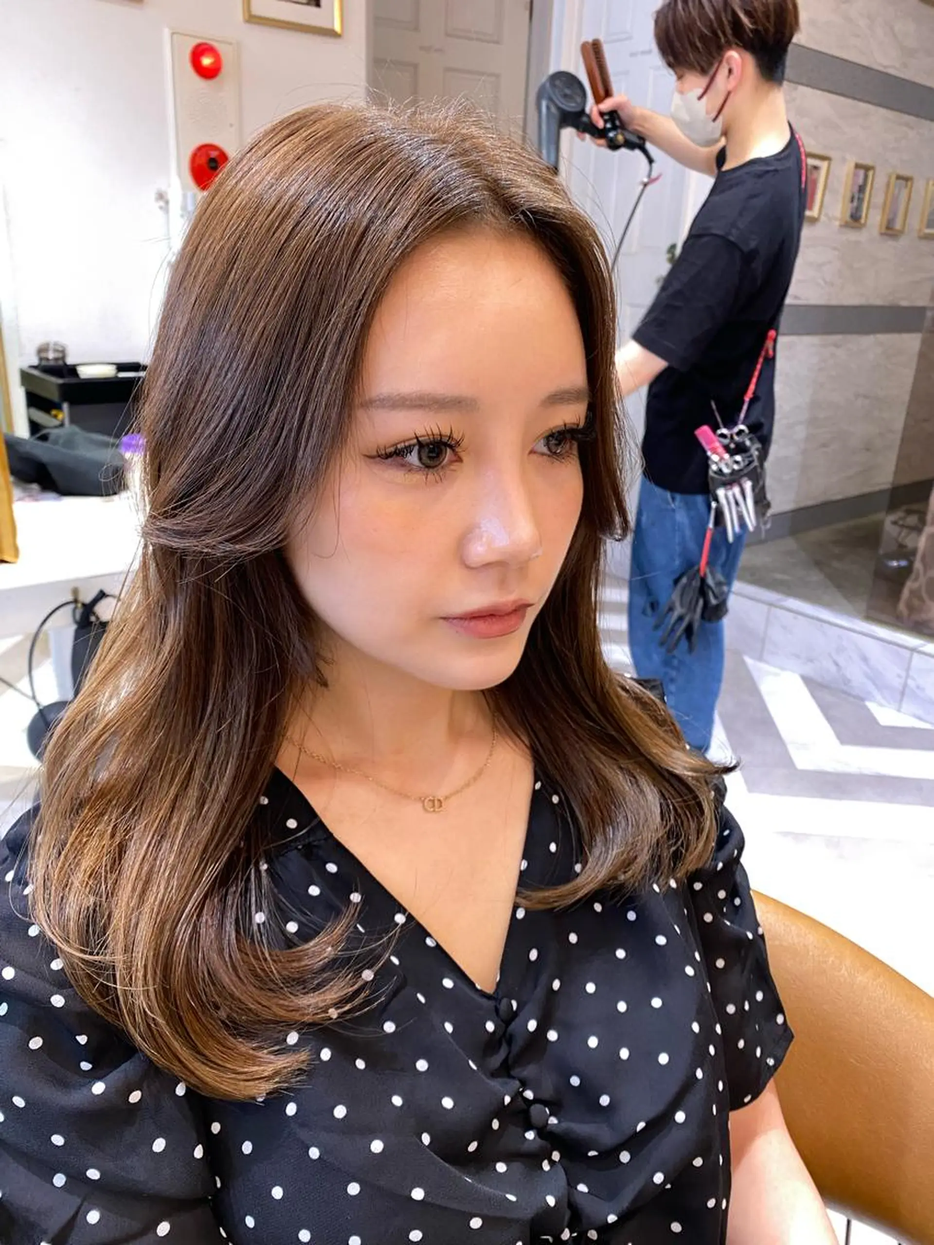 ミディアム カラー カット ヘアカラー トリートメント レイヤーカット /透明感カラー西田のヘアスタイル