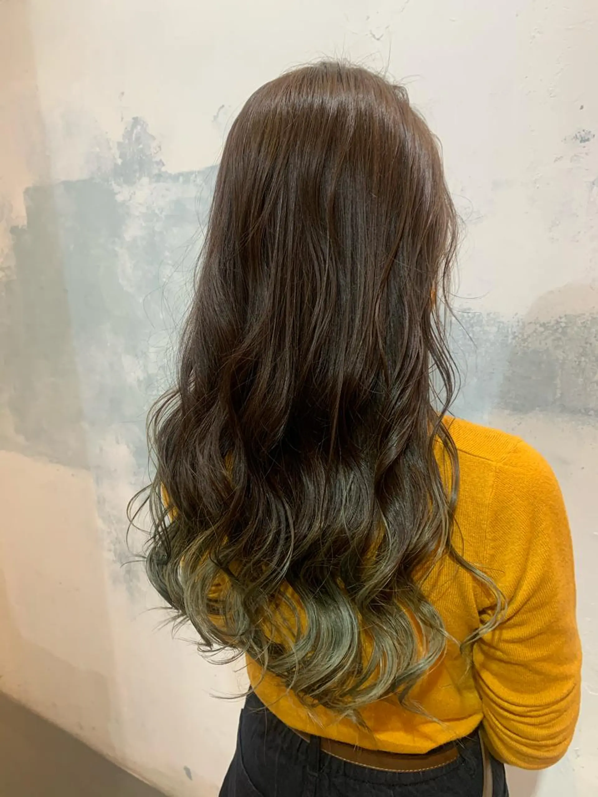 ロング カラー アッシュ ブリーチ オリーブカラー ヘアカラー トリートメント 🍑艶髪✖️暖色系 ✨momoka🍑のヘアスタイル