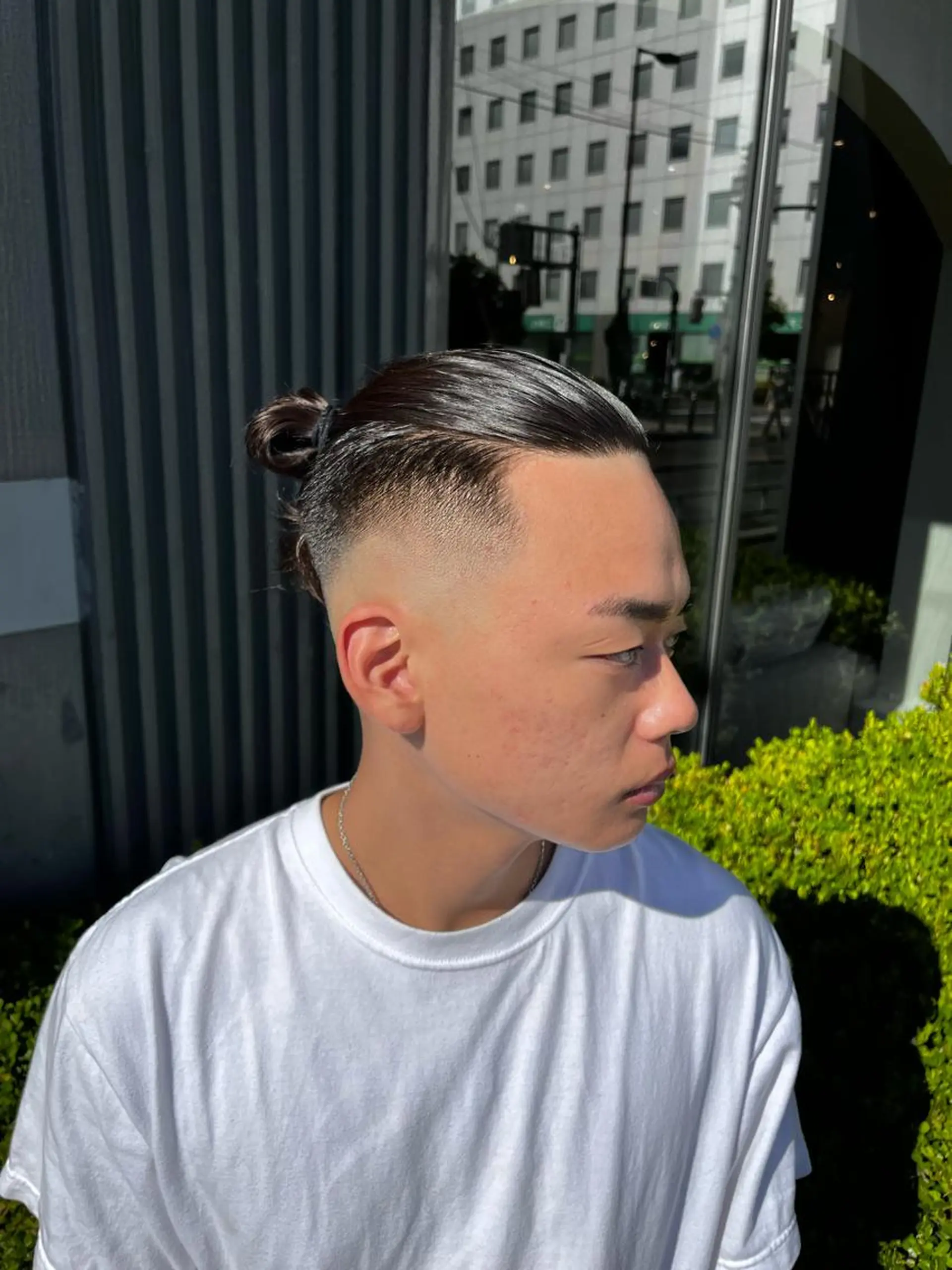 セミロング パーマ メンズ フェードカット メンズハイトーン メンズパーマ セミロングパーマ &CREW スタッフのヘアスタイル