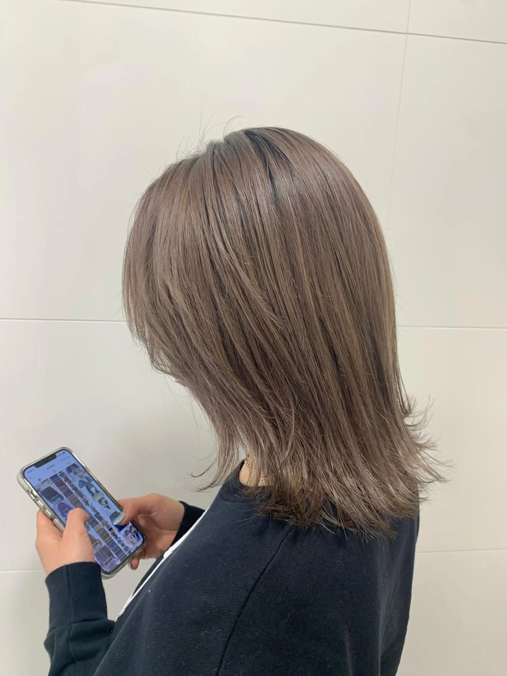 ミディアム カラー グレージュ ミルクティーグレージュ ヘアカラー トリートメント 山下恋佳/矢場町/ ブリーチ/ショートのヘアスタイル