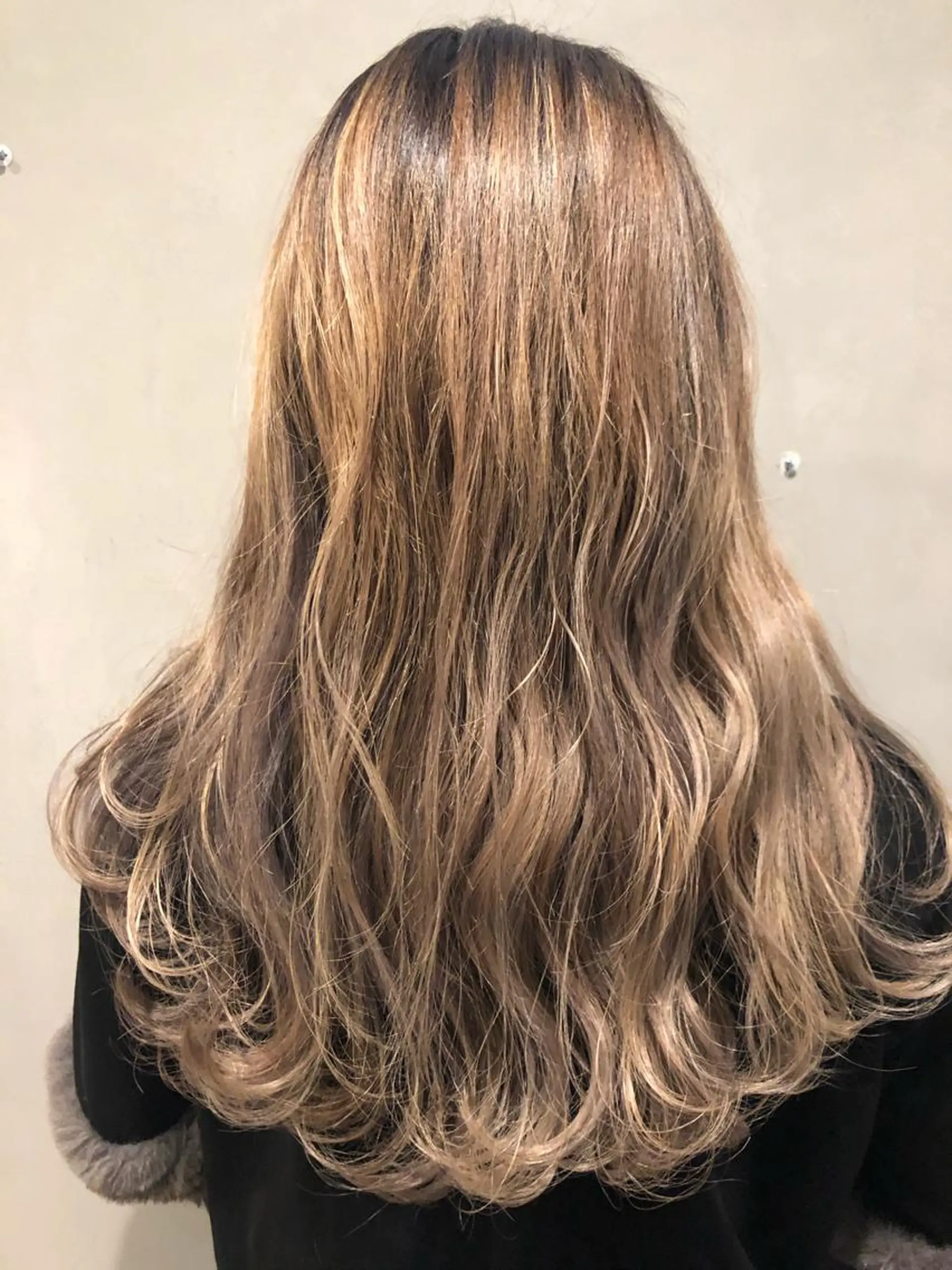 セミロング カラー ヘアカラー LA KING GINZA TOKYO所属・🧡ショートの達人 🧡SHOのヘアスタイル