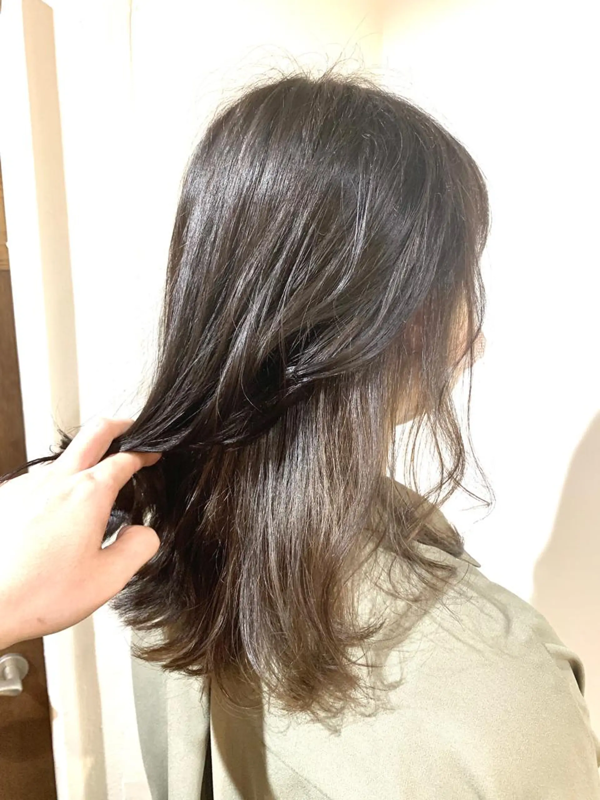 セミロング カット ヘアカラー トリートメント 河野 行史のヘアスタイル