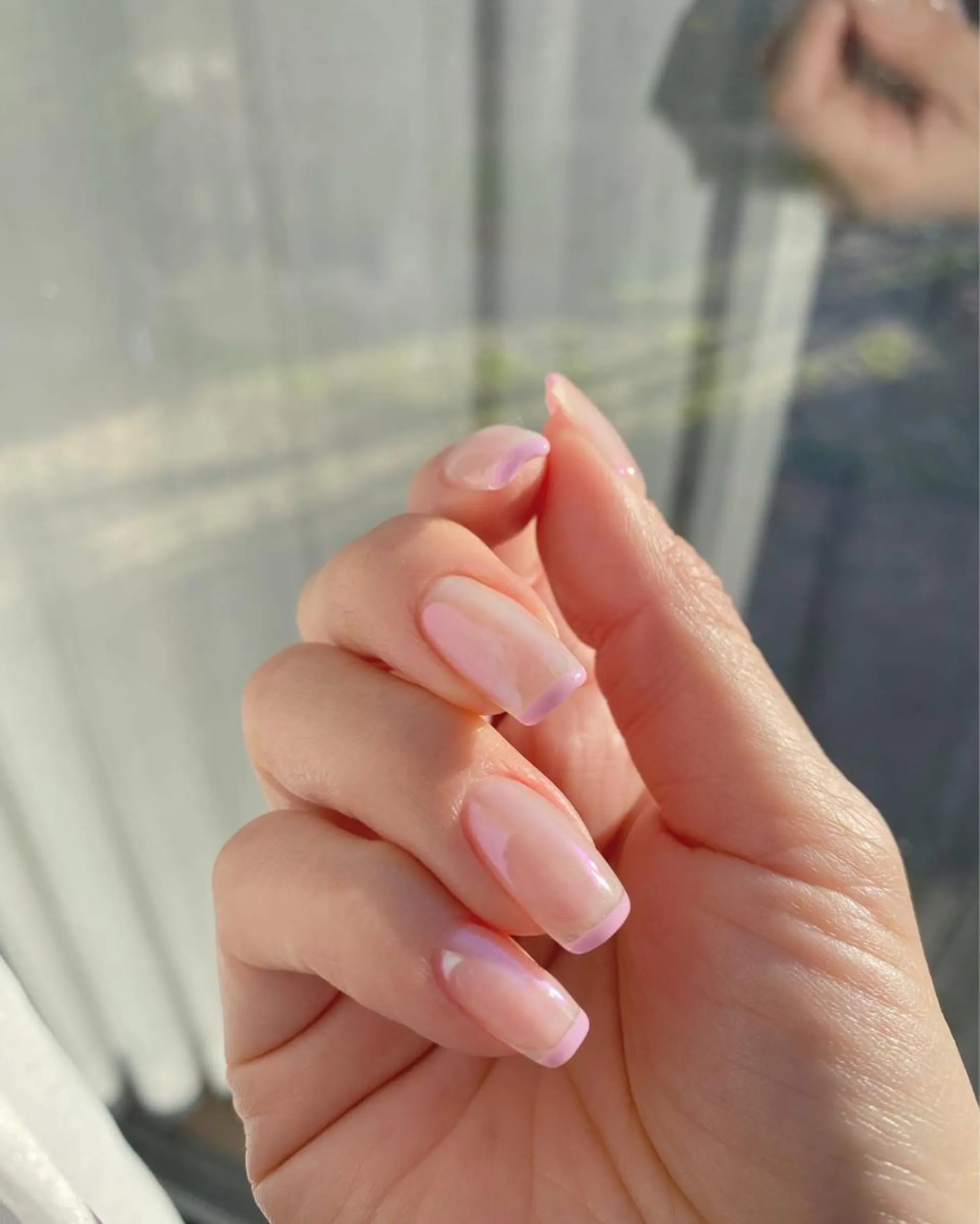 ネイル オーロラネイル フレンチネイル ピンク シンプルネイル ハンドネイル 表参道colore所属・表参道colore店 REICAのネイルデザイン