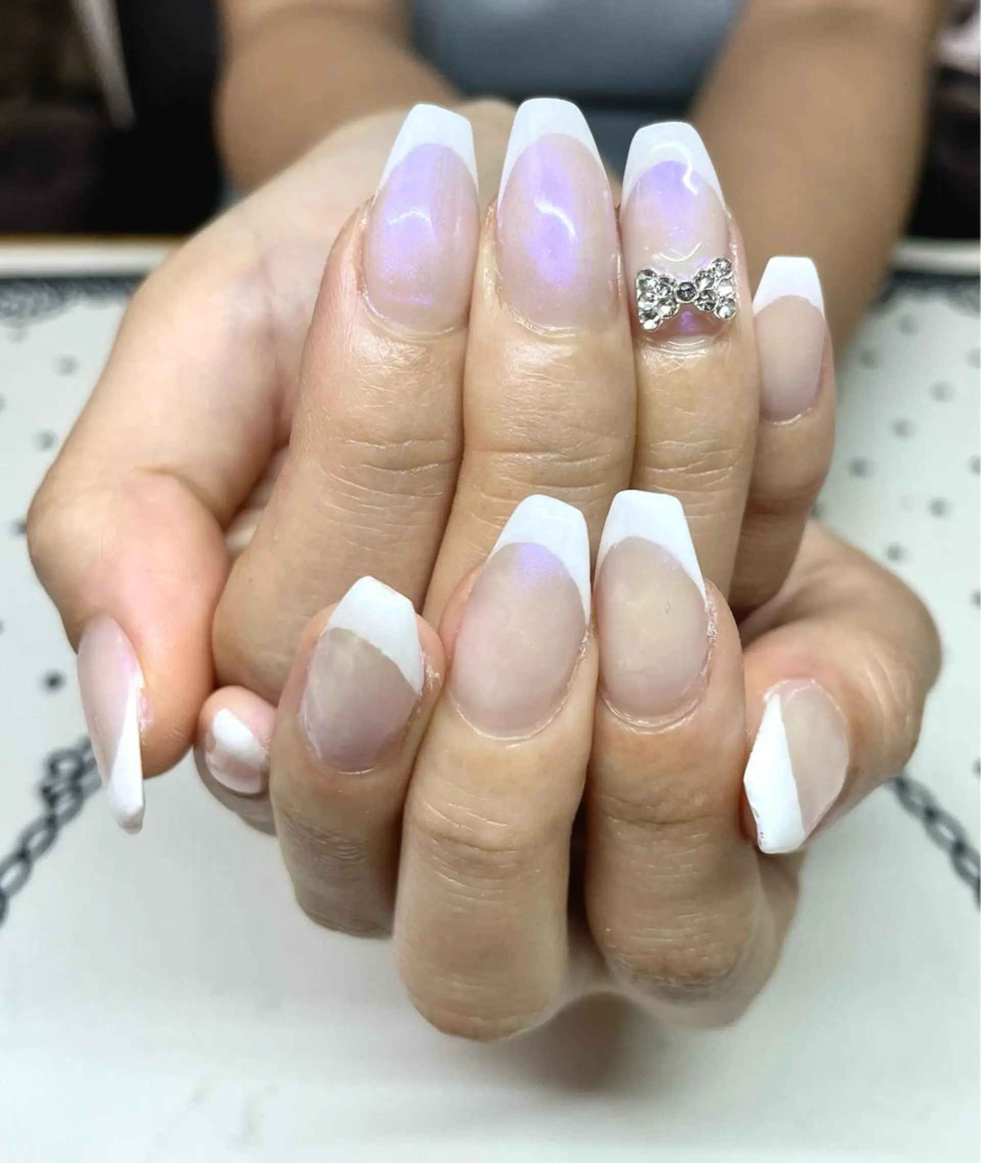 ネイル リボン ハンドネイル nailsalon sugarr所属・nailist cocoのネイルデザイン