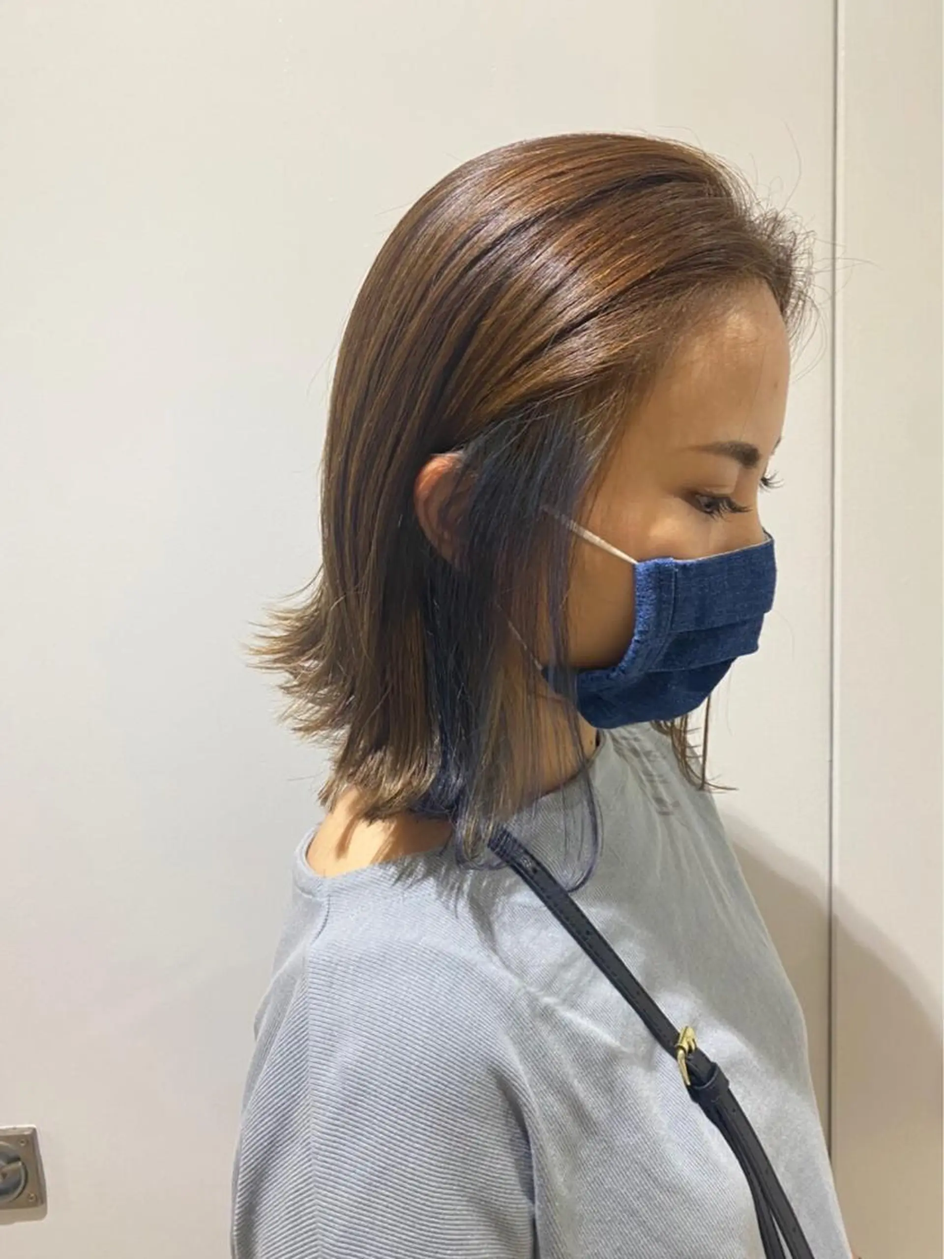 ミディアム カラー 森本 笑のヘアスタイル