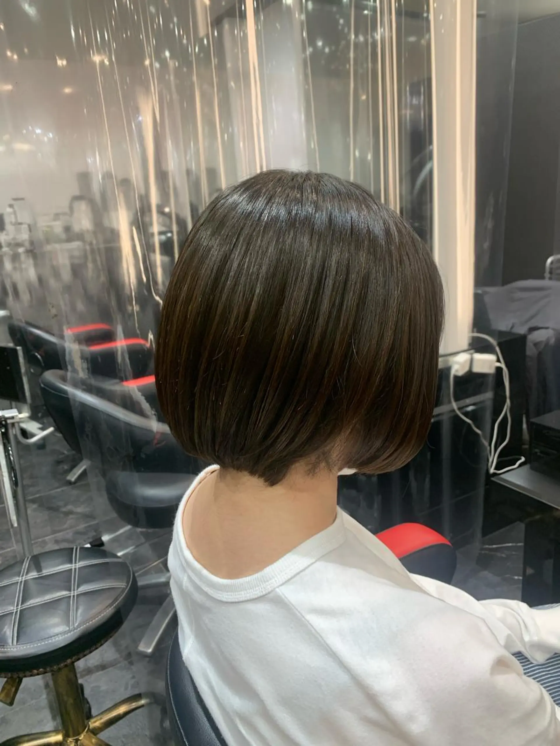 ショート 艶髪/白髪ぼかし ヘッドスパ/大野結菜のヘアスタイル