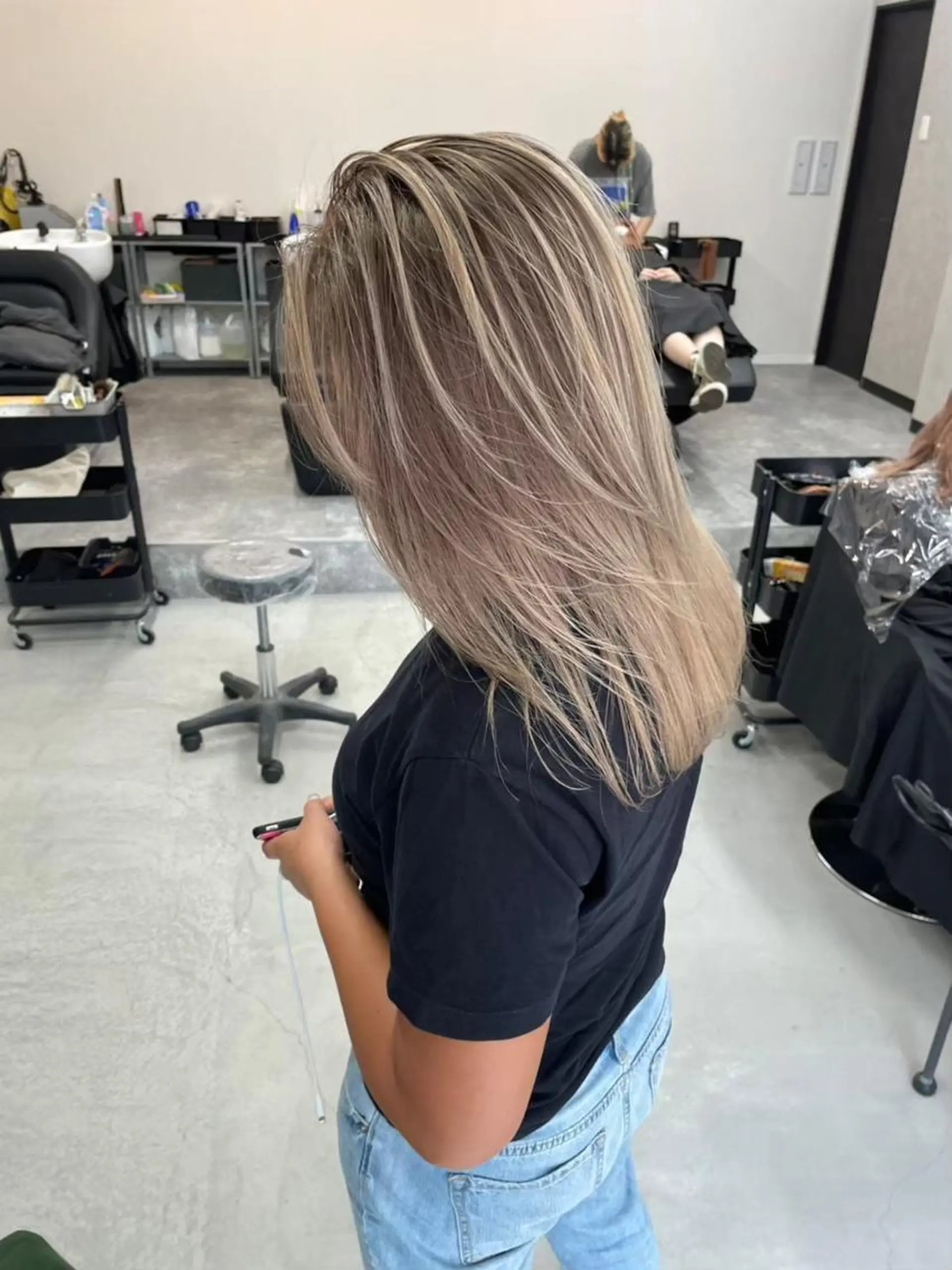 セミロング カラー ヘアアレンジ パーマ ネイル マツエク・マツパ アイブロウ ショートボブ セミロングパーマ バレイヤージュ ブリーチ ケアブリーチ カラー特化サロン大阪 ルービック江坂/新城のヘアスタイル