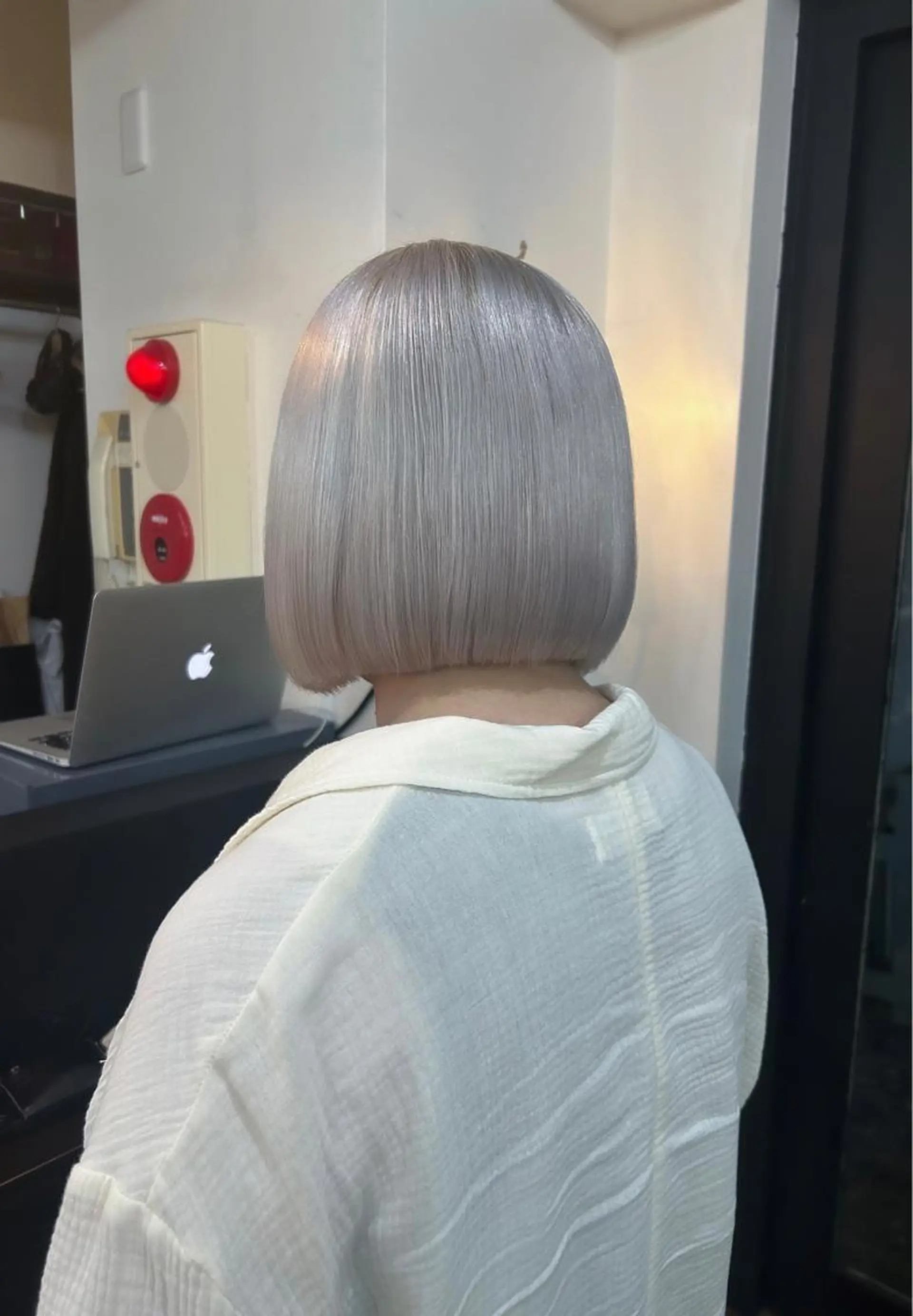 ショート カラー ハイトーンカラー ⭐️NAZUNAのヘアスタイル