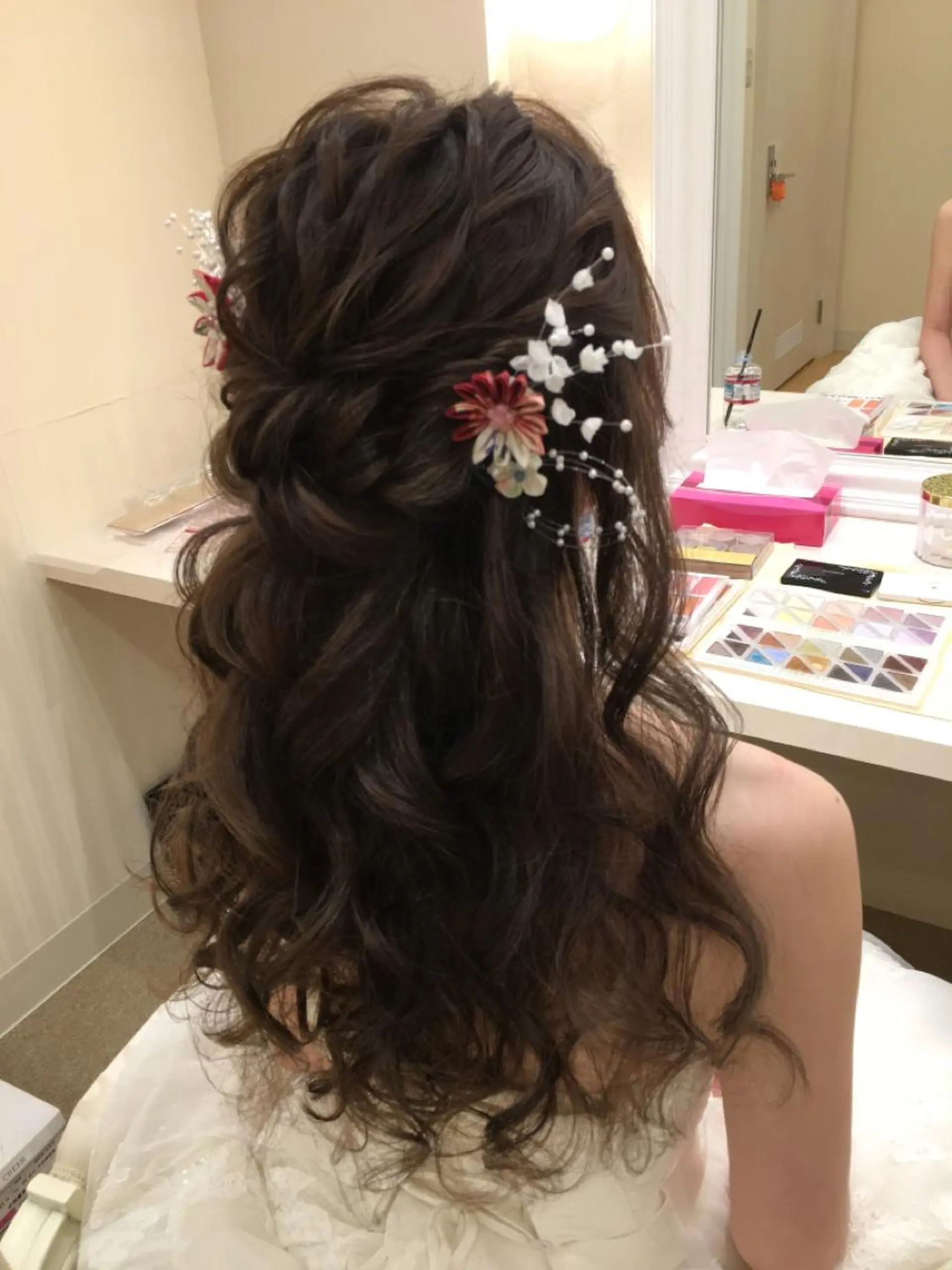 ロング ヘアアレンジ ハーフアップ ヘアアンドメイクムタ 新居のヘアスタイル