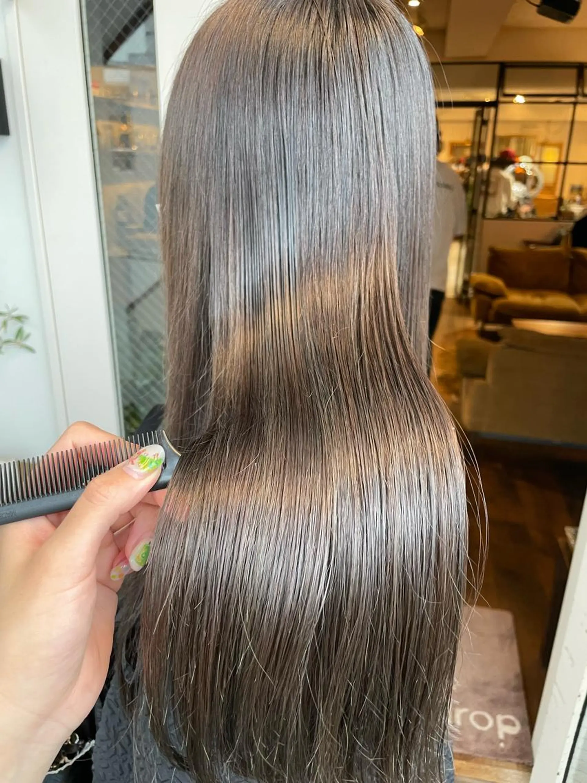 ロング パーマ 髪質改善 ストレートパーマ 縮毛矯正 ファッションに 溶け込むstyleのヘアスタイル