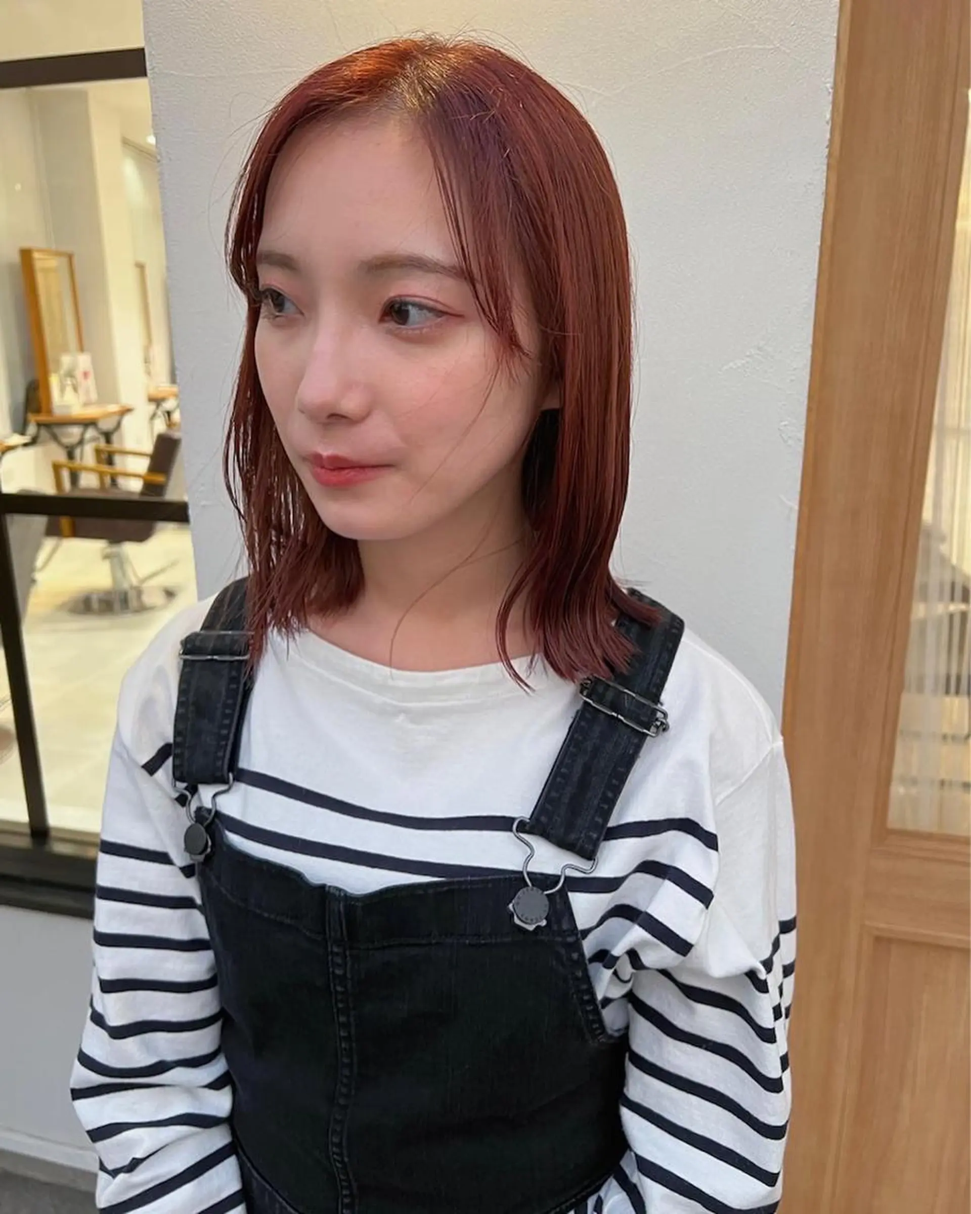 ミディアム カラー ブリーチ ブリーチなしカラー 淺井 捺央のヘアスタイル