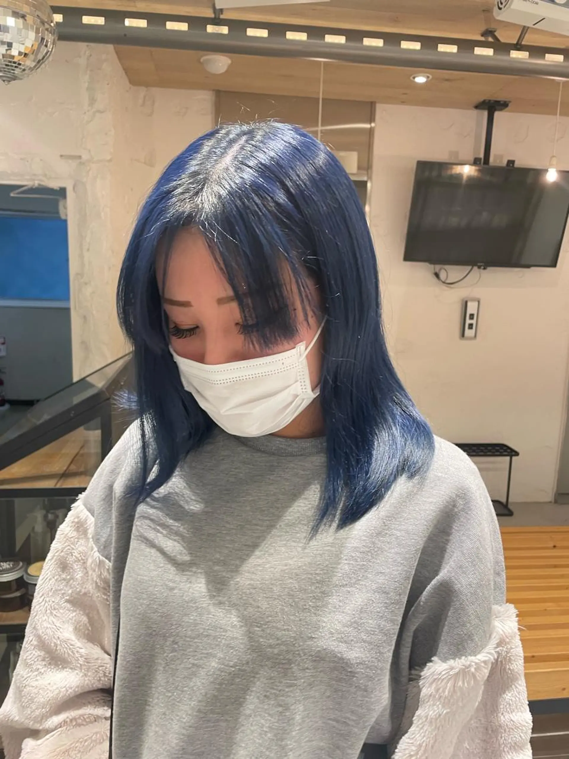 ミディアム カラー LUNTY NAMBA所属・艶ハイトーン👑♡ NATSUKIのヘアスタイル