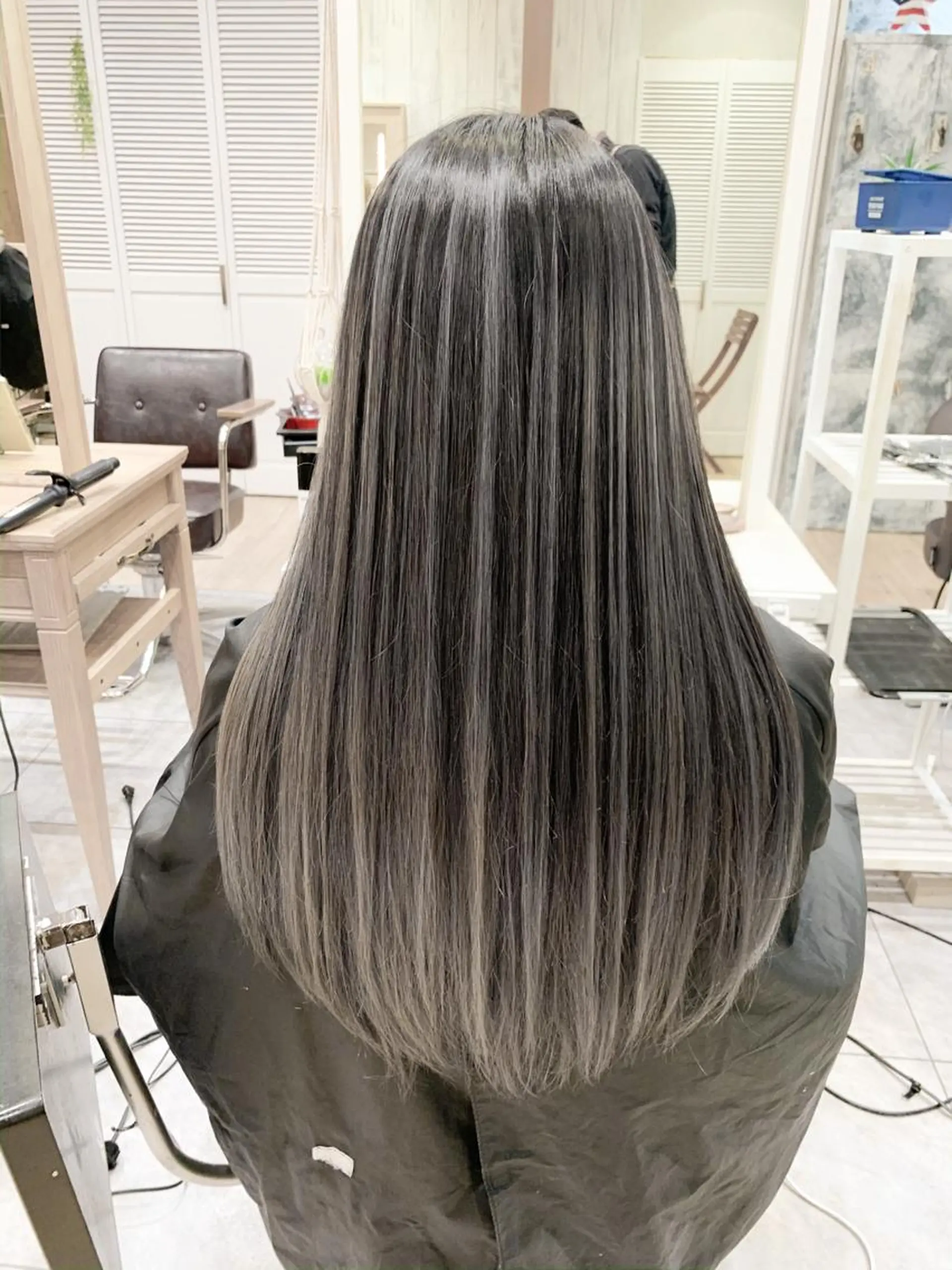 ロング カラー LUSTRE クロサワのヘアスタイル