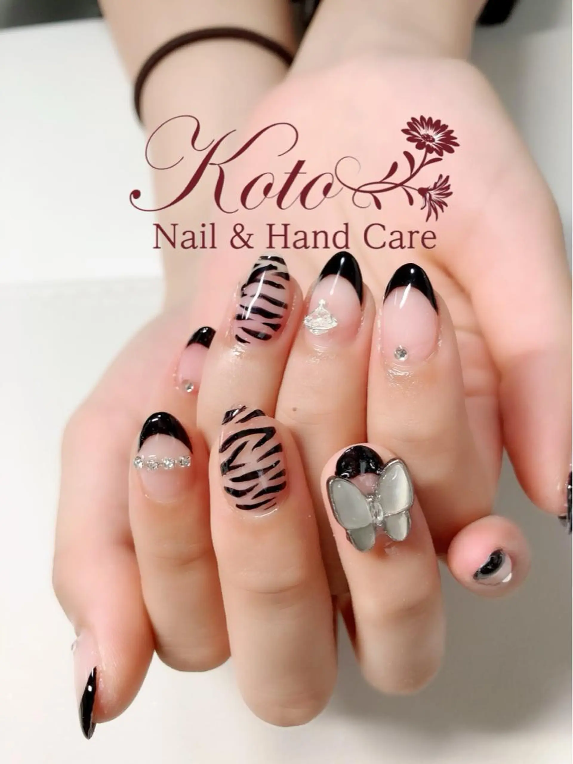 ネイル 長さ出し フットネイル フレンチネイル ジェルネイル ラメ(グリッター) Risa ネイルサロンKOTOのネイルデザイン