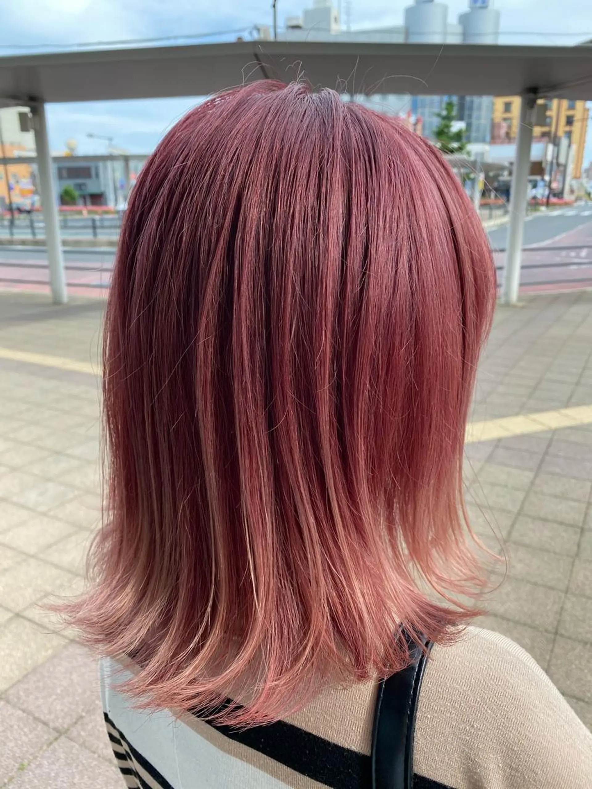 ミディアム カラー デザインカラー ダブルカラー ピンクカラー HANA by RIZのヘアスタイル