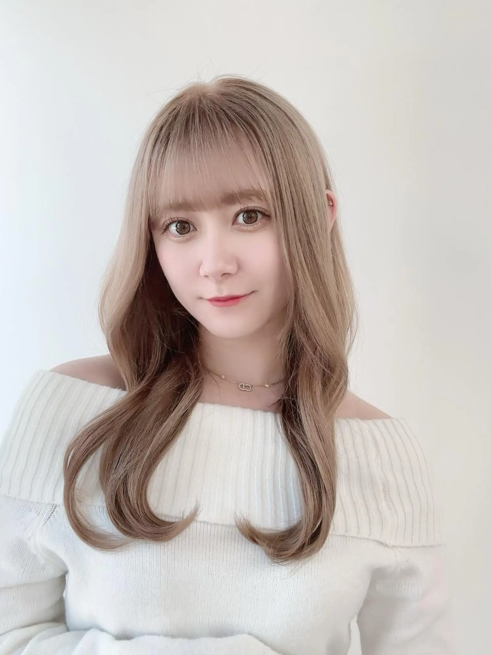 セミロング カラー パーマ ヘアアレンジ メンズ キッズ ネイル マツエク・マツパ アイブロウ メンズインナーカラー メンズ韓国風 黒髪 ブルーカラー ブルーブラック カット ヘアカラー トリートメント 武田涼レイヤーカット 髪質改善×縮毛矯正のヘアスタイル