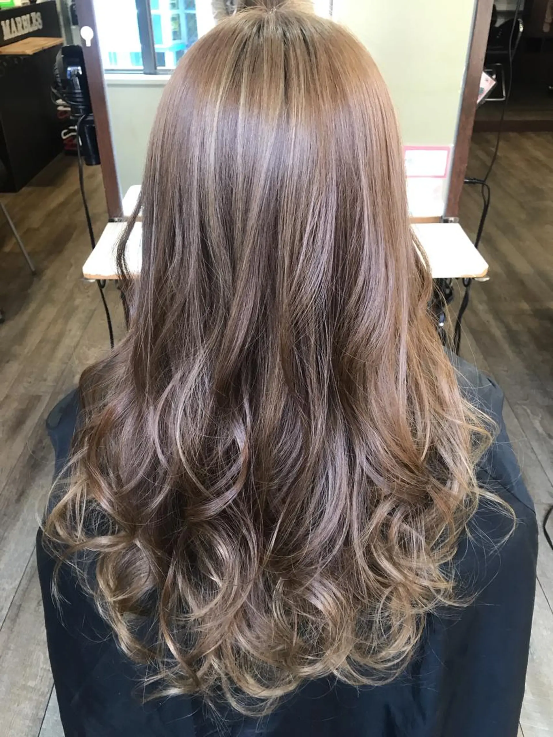 ロング カラー ハイライトカラー ハイライト 髪質改善TR 透明感カラーHanaのヘアスタイル