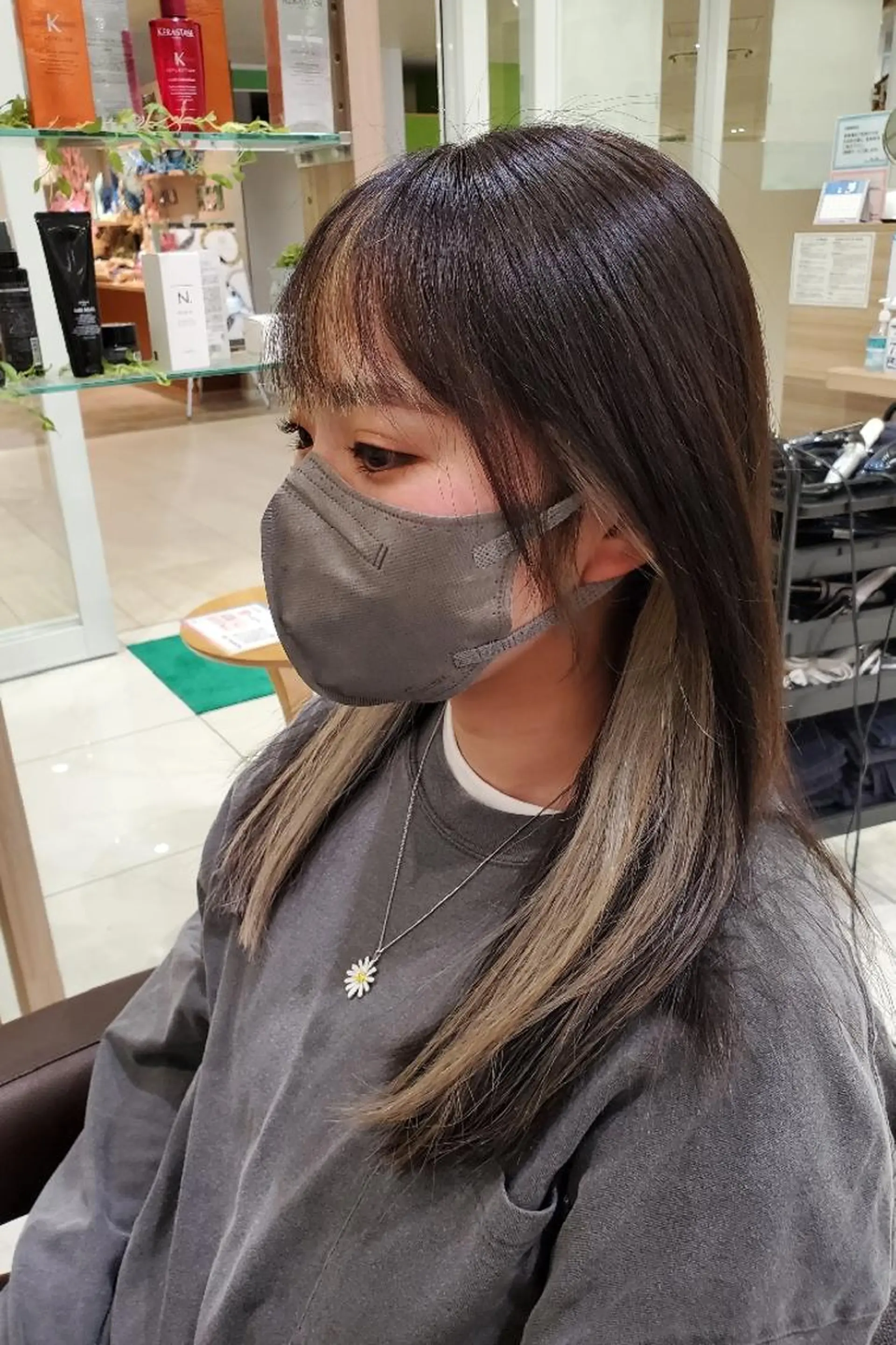 セミロング カラー ベージュカラー ブリーチ グレージュ イルミナカラー インナーカラー 中村 和貴のヘアスタイル