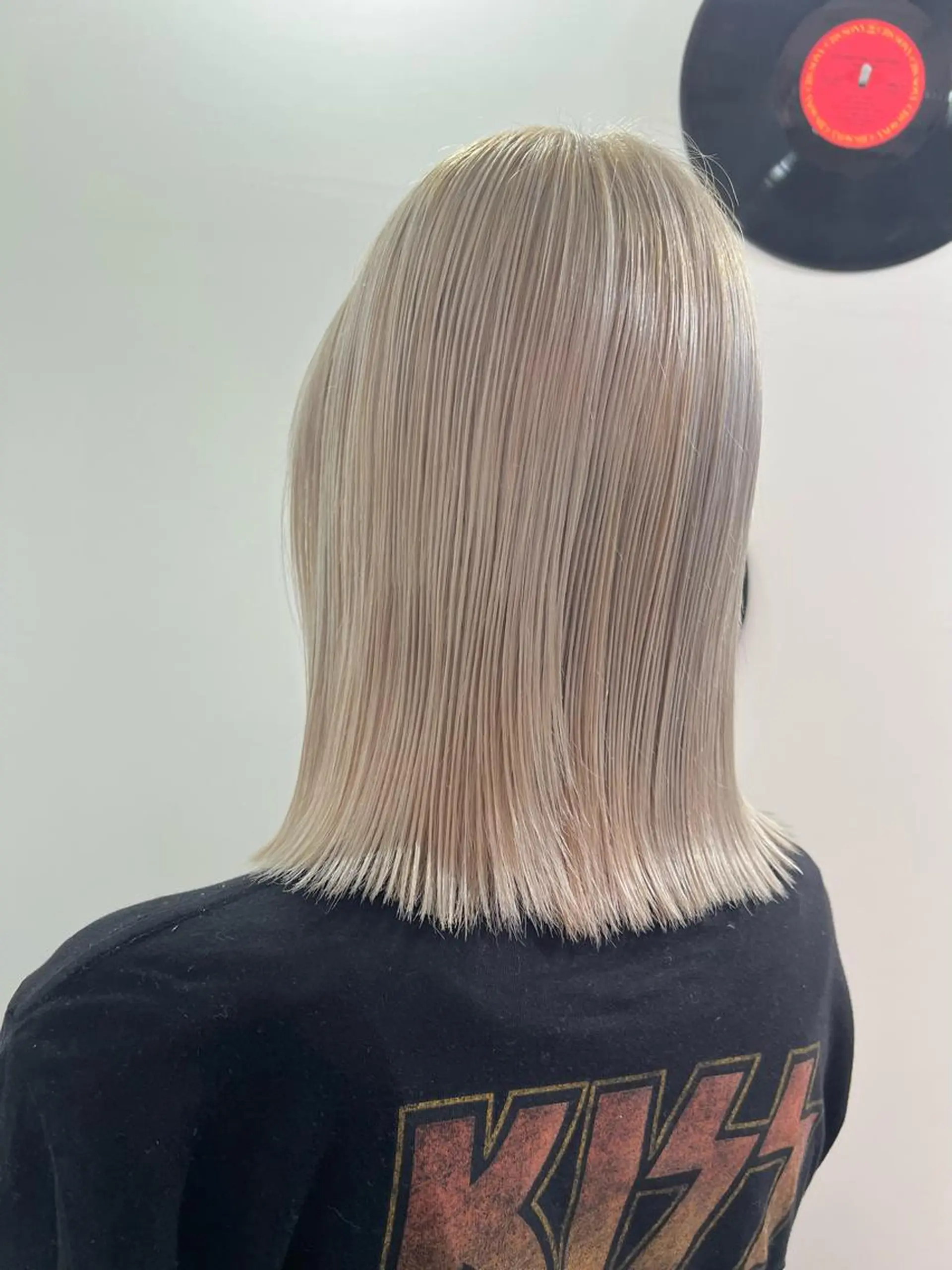 ショート カラー ヘアアレンジ 🧨ブリーチー×ボブ レイヤー💎じゅえるのヘアスタイル