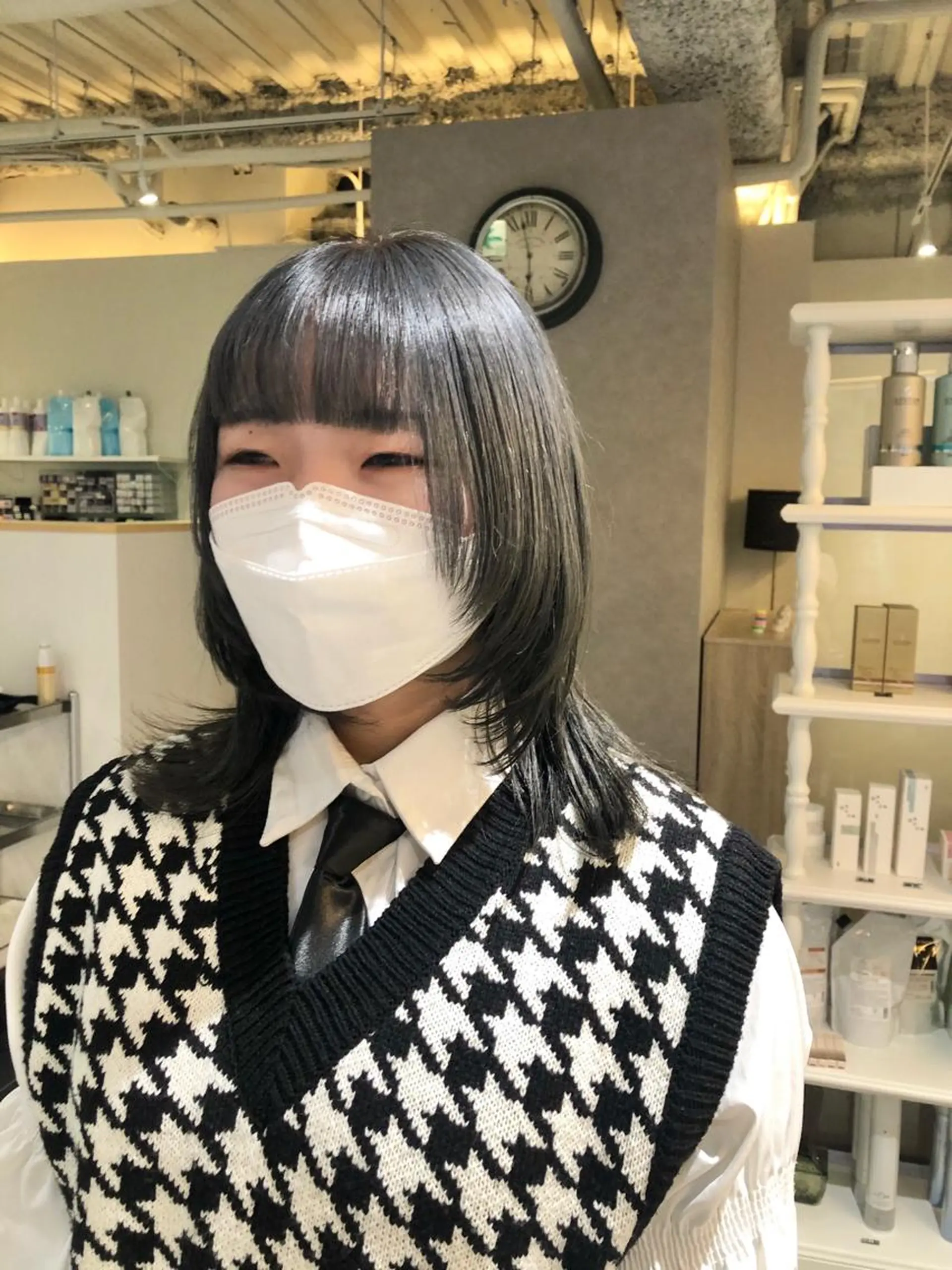 ミディアム カラー ミディアムパーマ ブリーチ ブルーカラー ブルーグレー ケアブリーチ ショート/パーマ/ カラー/FUKOのヘアスタイル