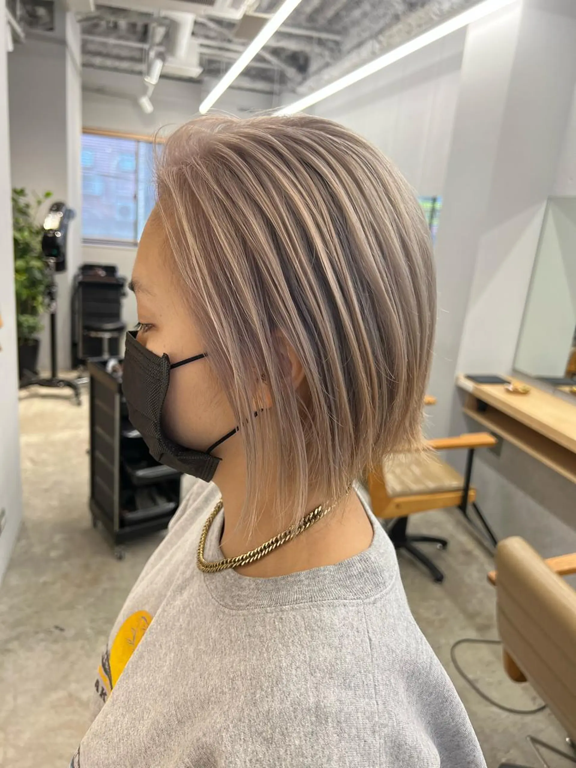 ミディアム カラー ベージュカラー ブリーチ カット ヘアカラー トリートメント 代表　YUKI ☆のヘアスタイル