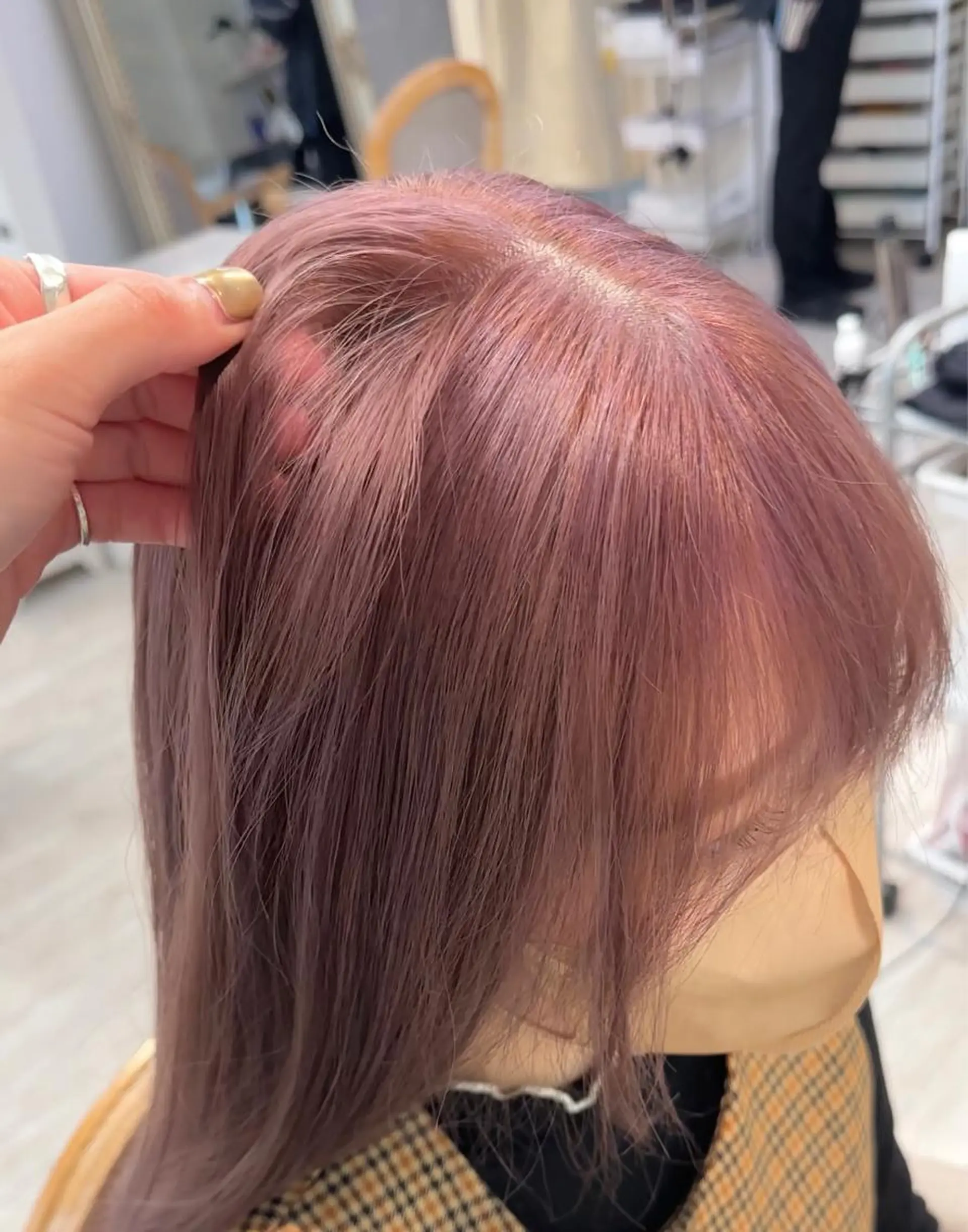 セミロング カラー ブリーチ 梅津 光帆のヘアスタイル