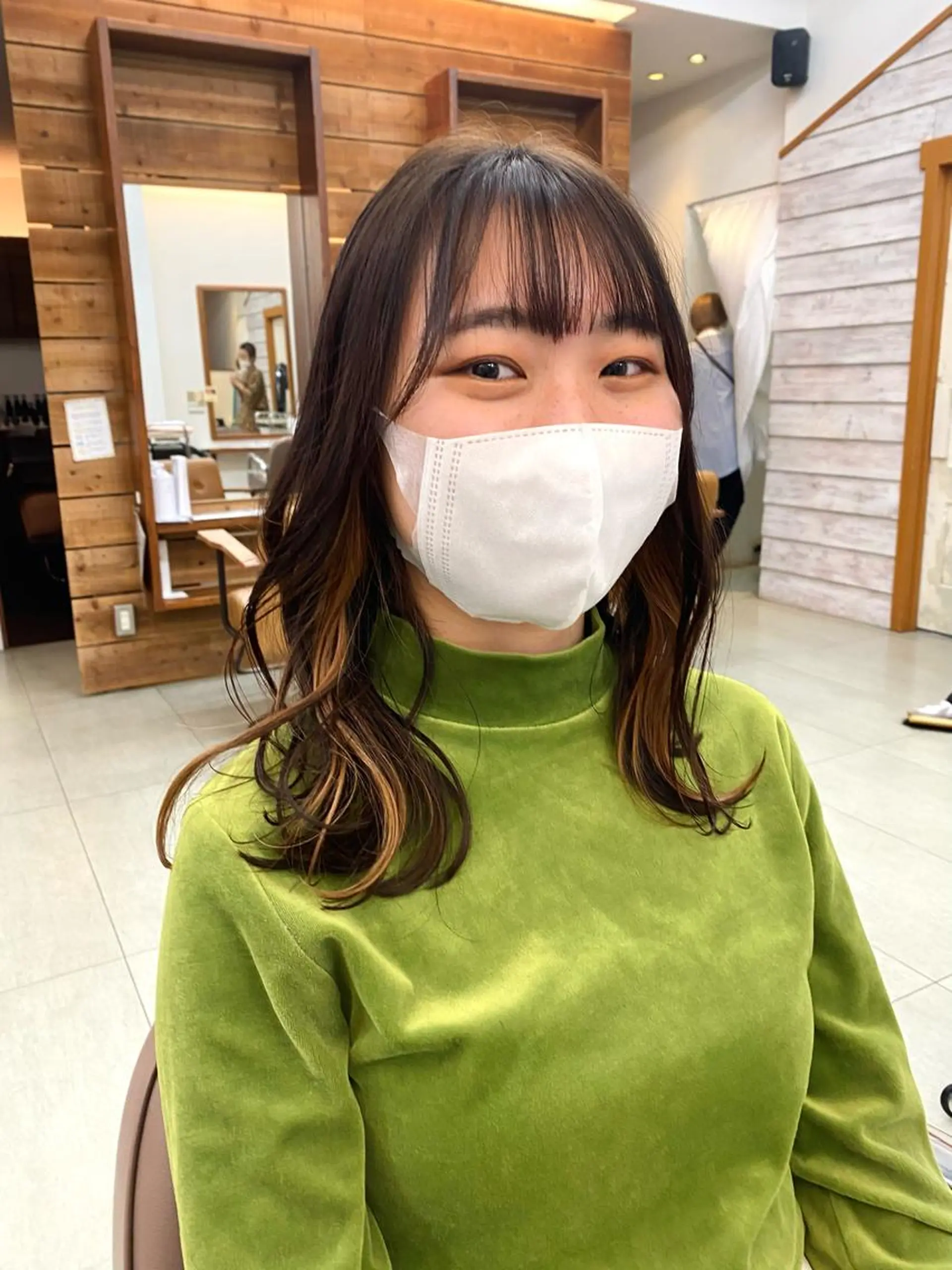 セミロング レイヤーカット サトウ リョウのヘアスタイル