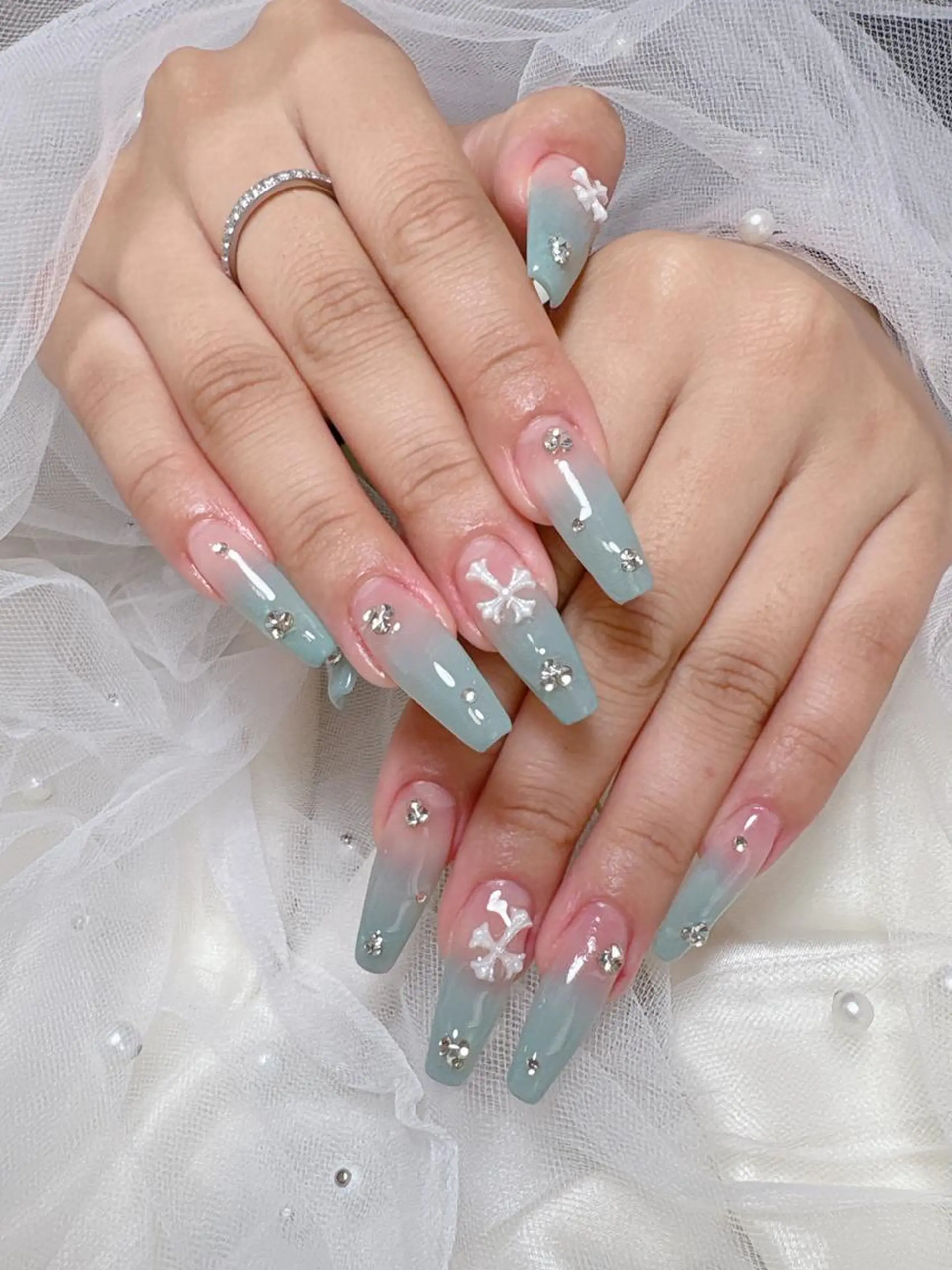 ネイル ハンドネイル ハンドケア 🦋 MiKi 🦋 ネイルサロンのネイルデザイン