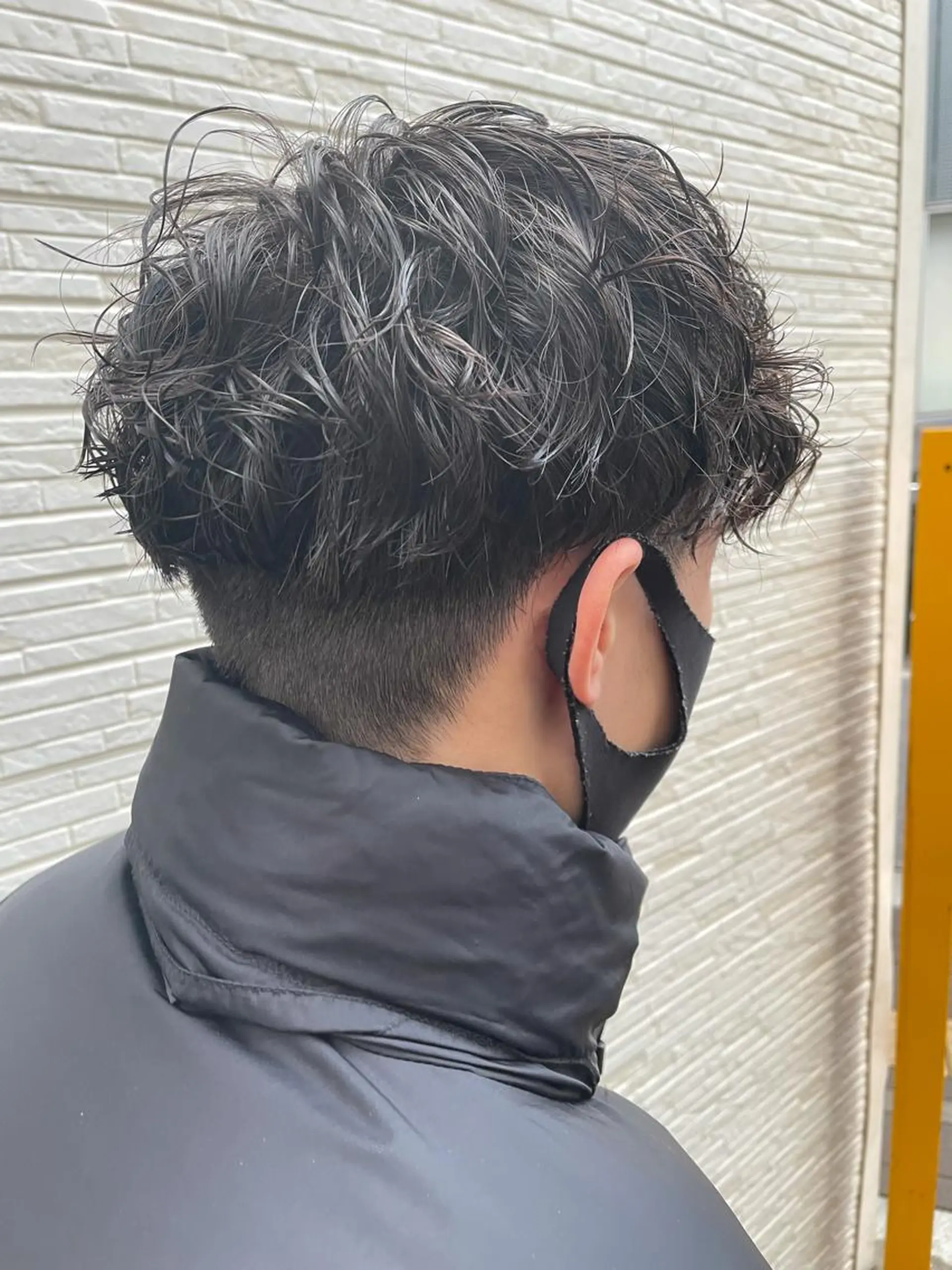 ショート カラー パーマ ヘアアレンジ メンズ メンズパーマ 刈り上げ SHUN メンズパーマのヘアスタイル