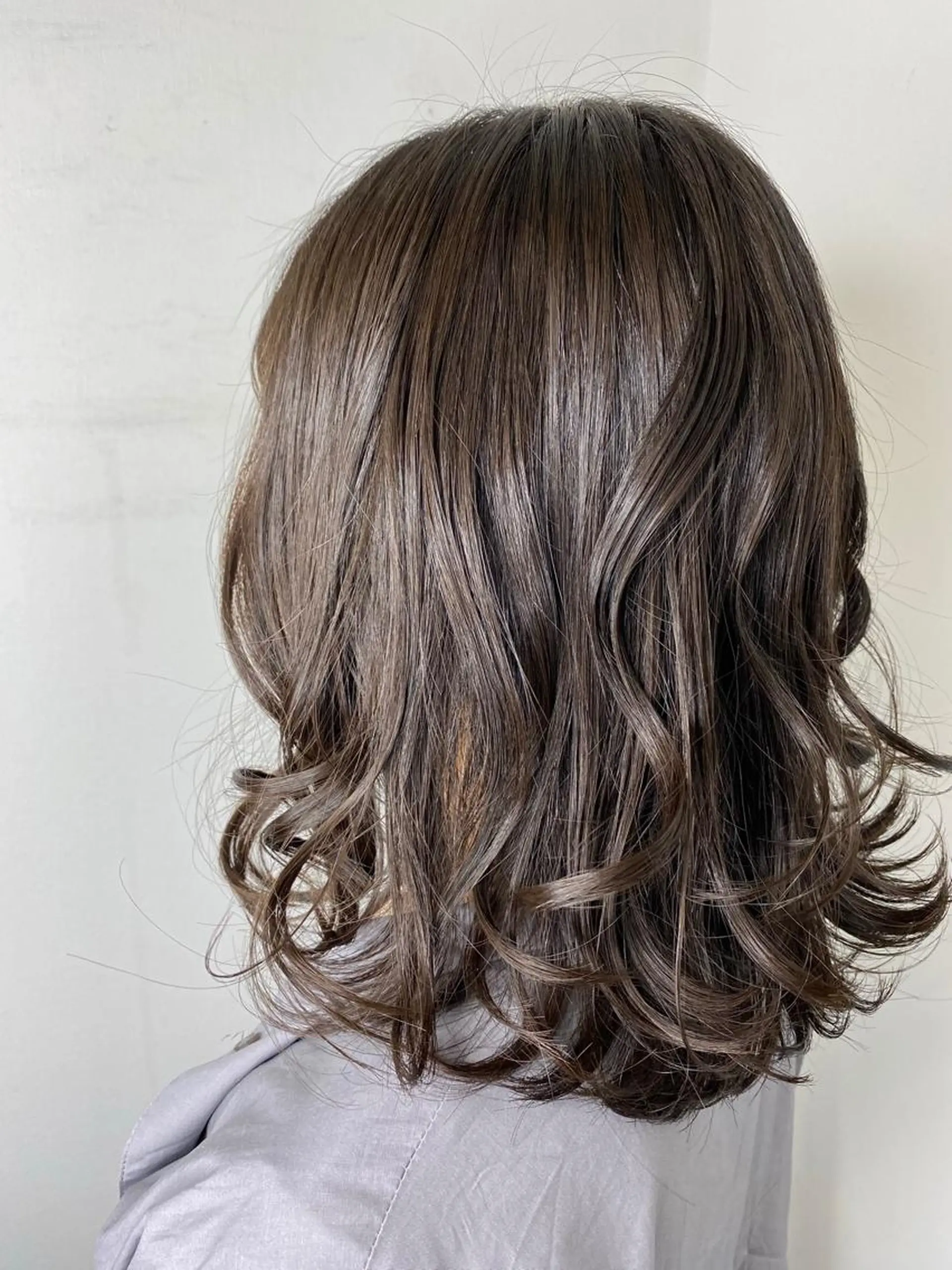 ミディアム ELEN 新百合ヶ丘のヘアスタイル