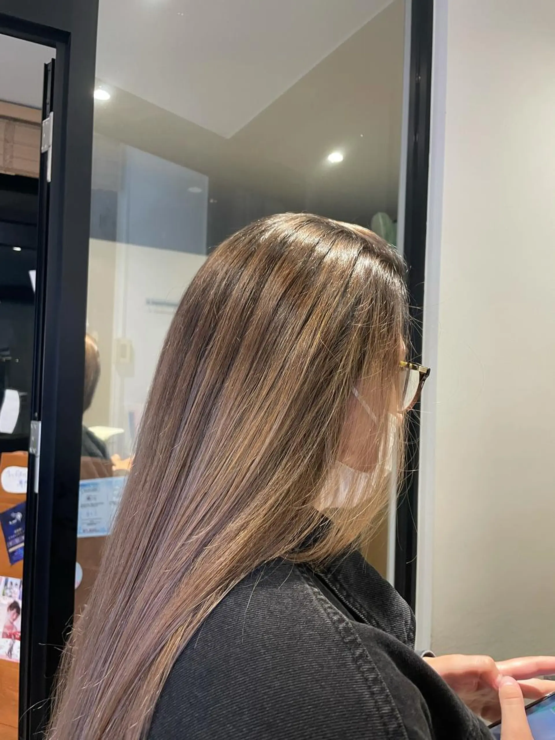 ロング カラー 青木 紗耶のヘアスタイル