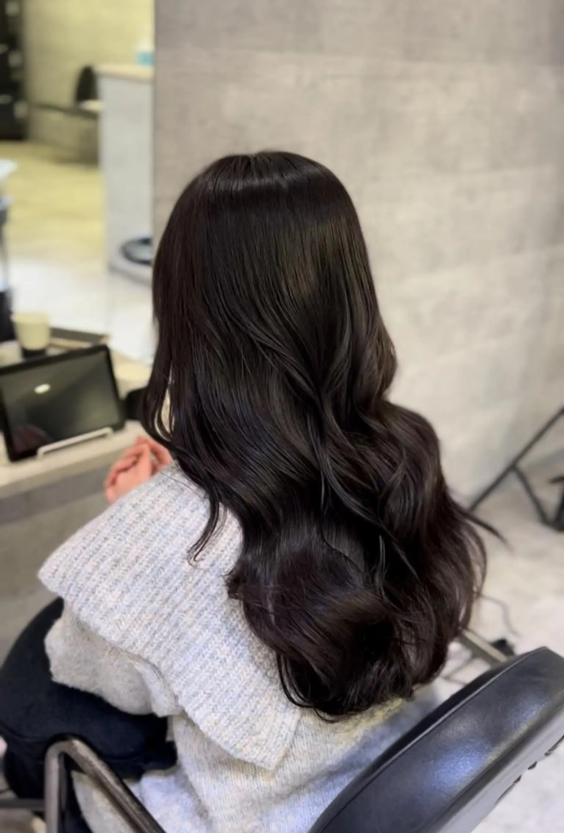 ロング カット ヘアカラー トリートメント アンダーバーホワイト 堺東店のヘアスタイル