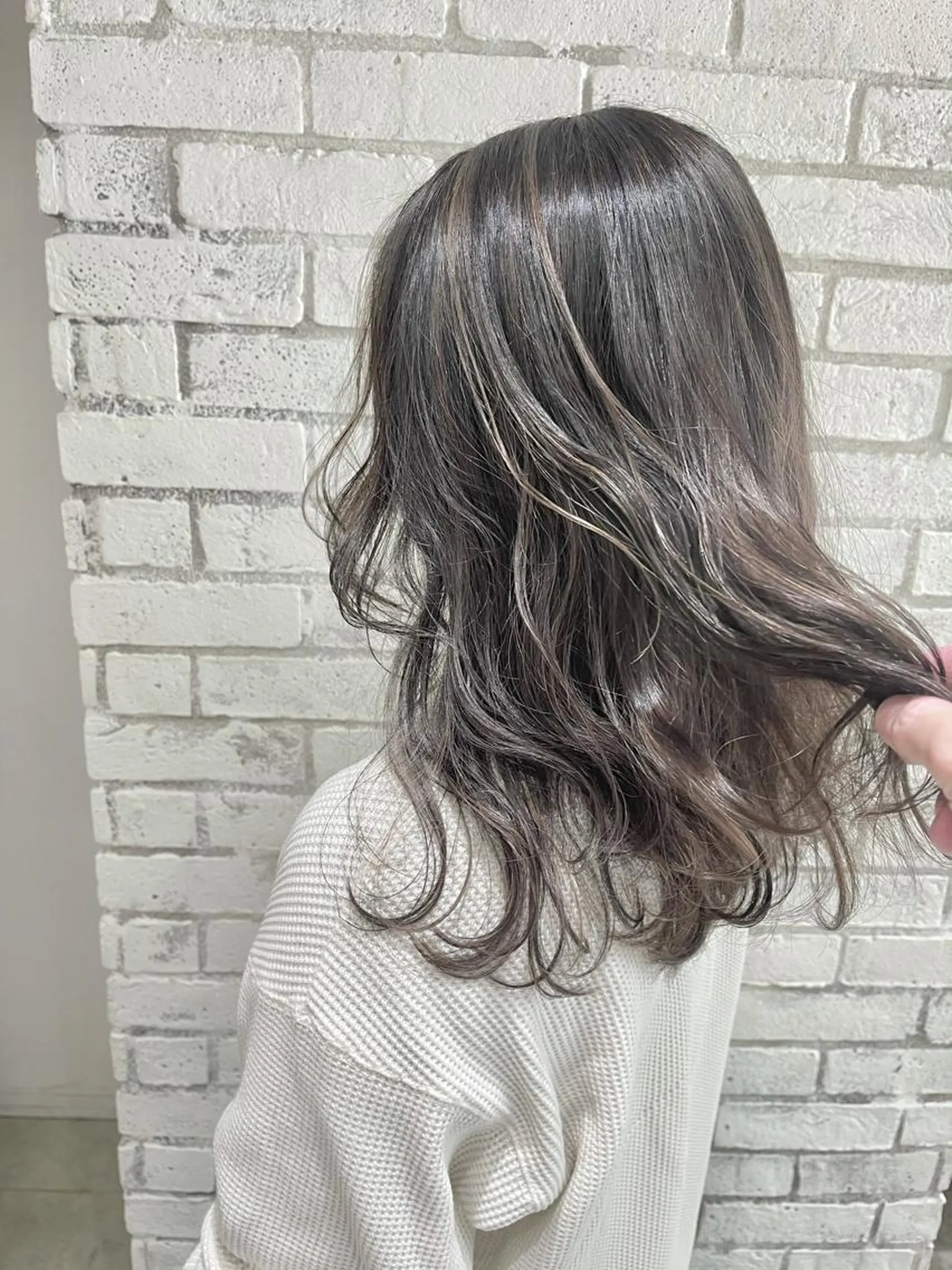 セミロング カラー パーマ ヘアアレンジ アディクシーカラー ブリーチ ケアブリーチ グレージュ ハイライトカラー ヘアカラー トリートメント ヘアセット filo byFeria渋谷所属・縮毛矯正/美髪 髪質改善/石田幸輔のヘアスタイル