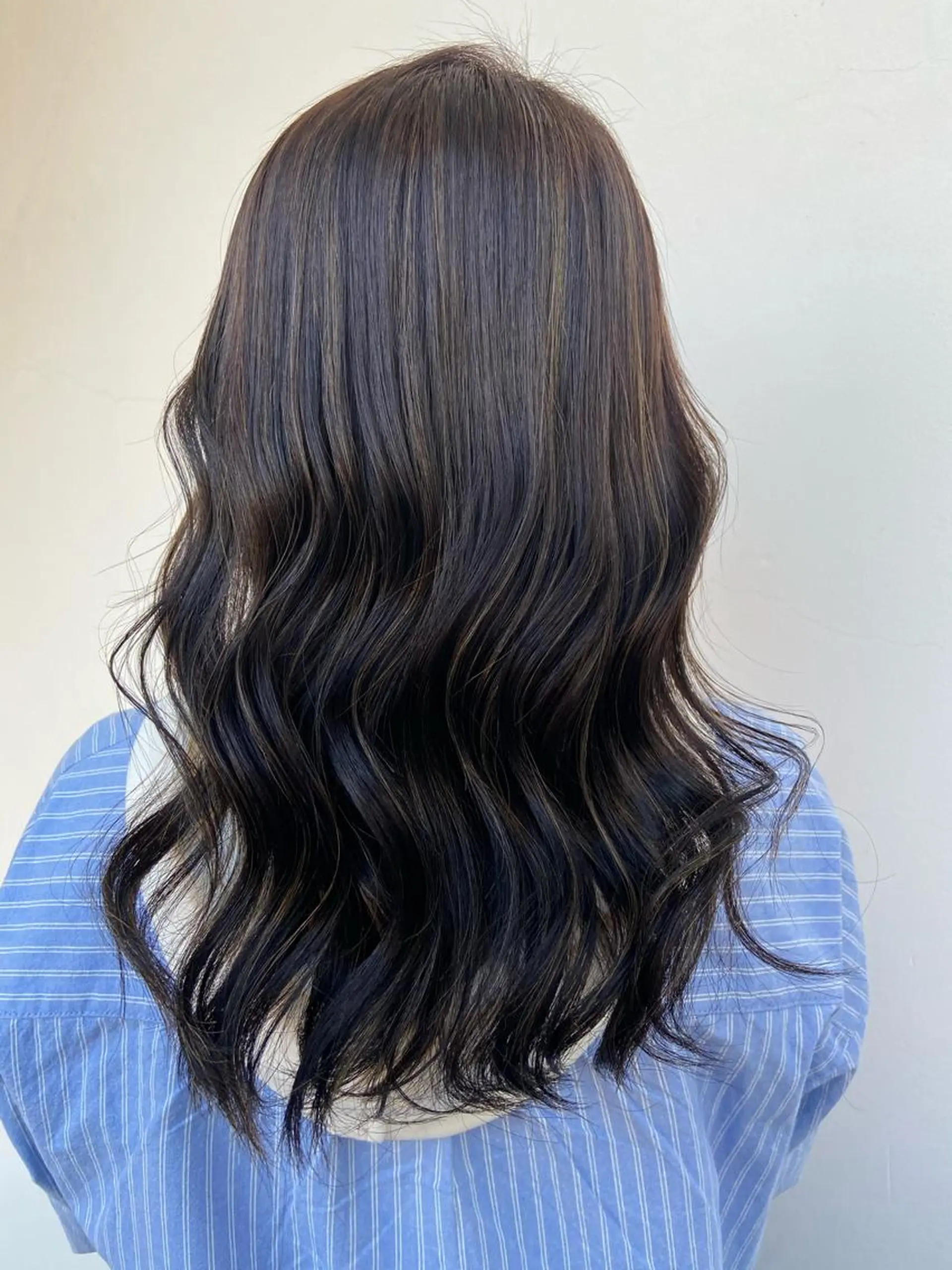 ミディアム カラー ハイライトカラー ハイライト ヘアカラー ハイトーンカラー 🦋yuri🦋のヘアスタイル