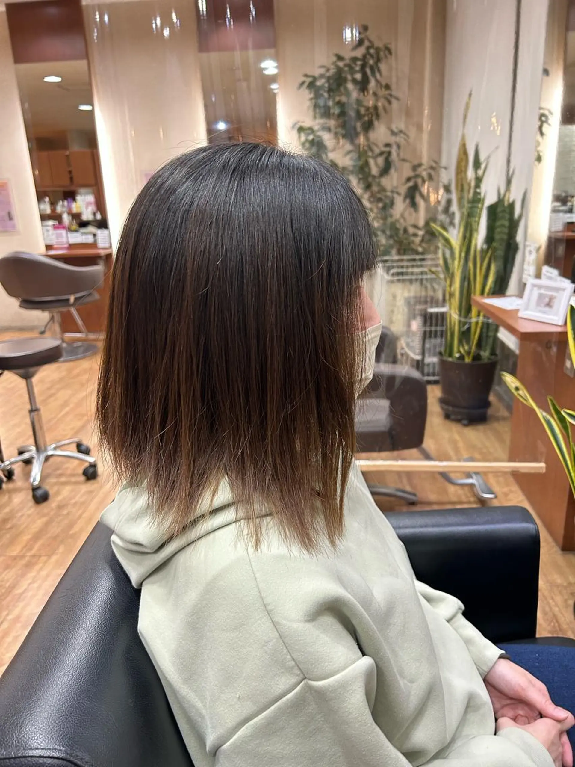 ミディアム 森田 詩音のヘアスタイル