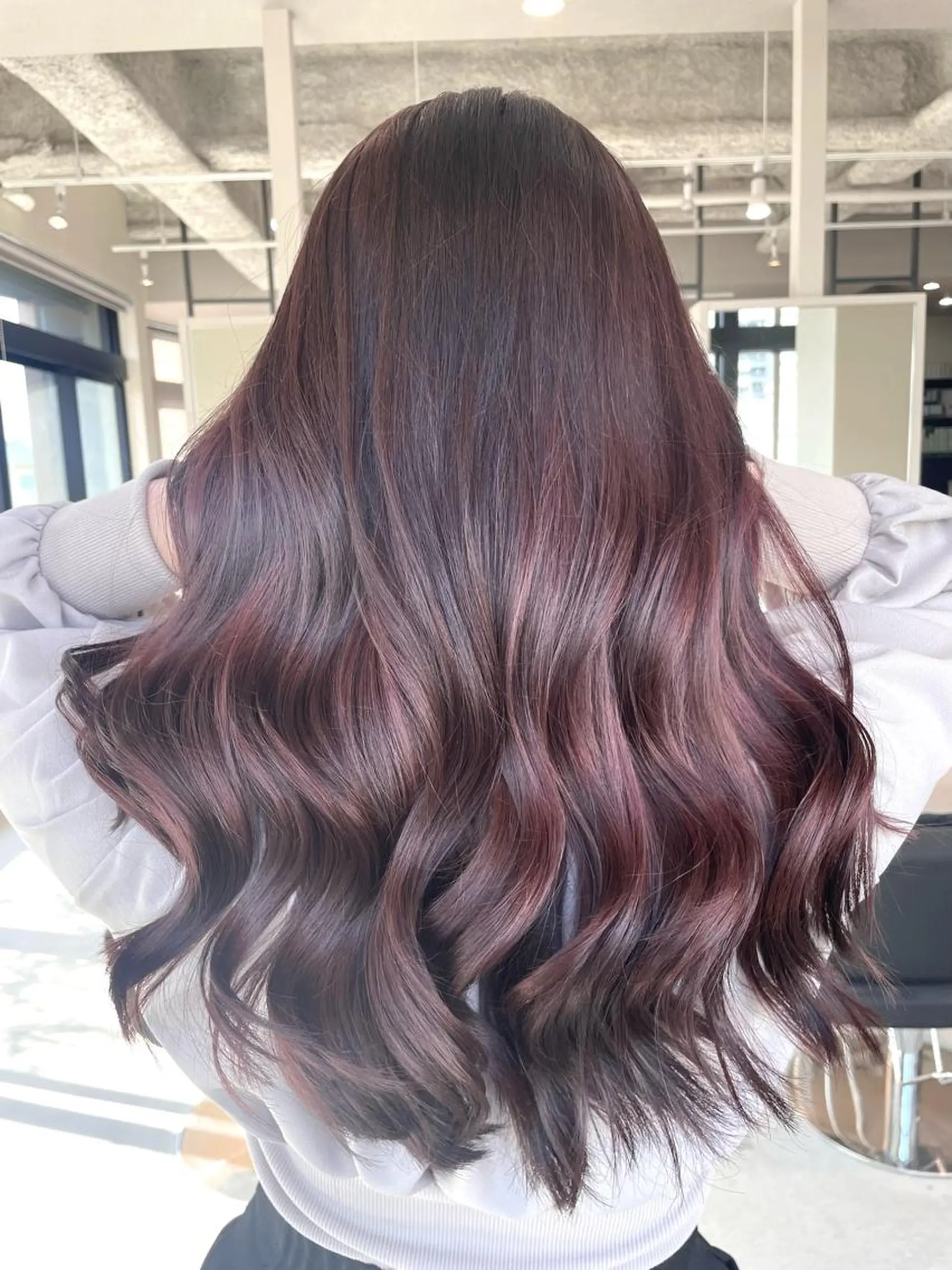 セミロング カラー アディクシーカラー バレイヤージュ ベージュカラー ブリーチ ブラウンカラー Lia所属・皆木 智晴のヘアスタイル