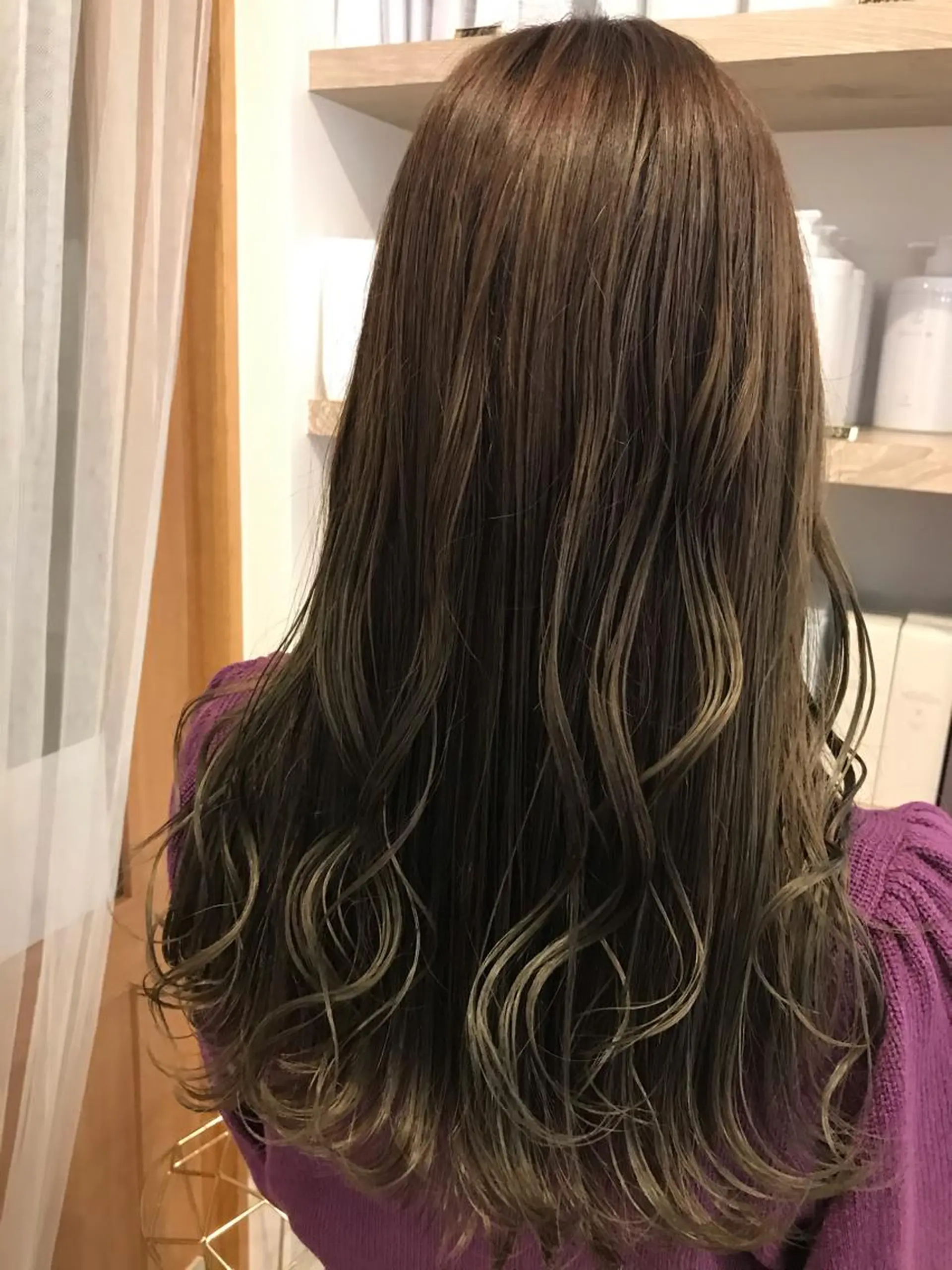 ロング カラー ベージュカラー グラデーションカラー 由比藤理子 ブリーチカラー🌈のヘアスタイル