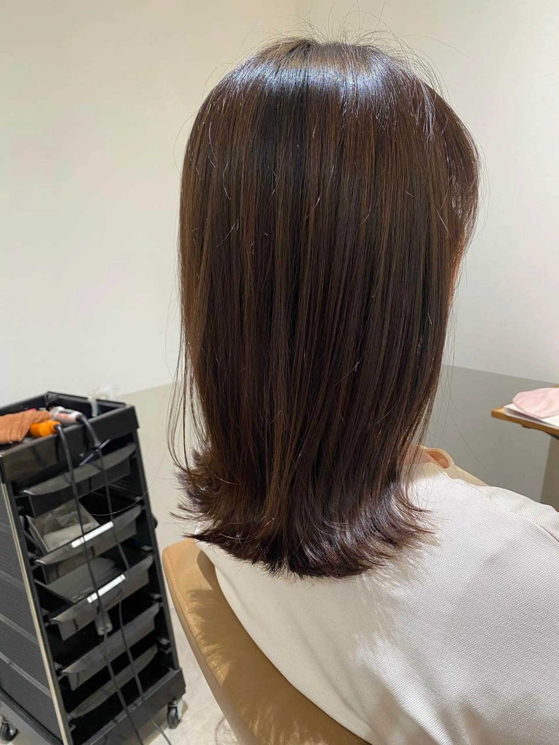 ミディアム 顔まわりカラー特化 赤津百合絵のヘアスタイル