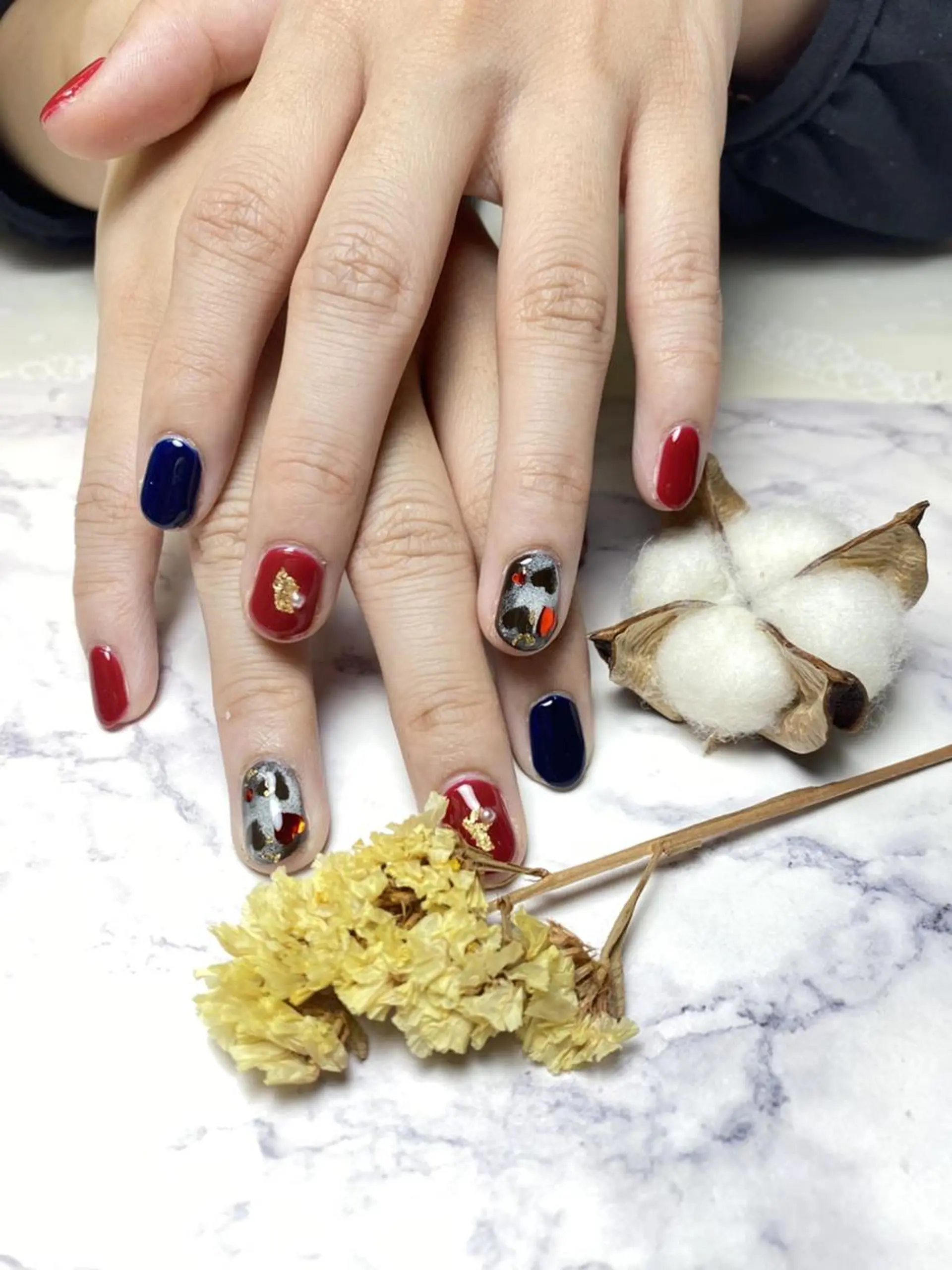 ネイル ハンドネイル ハンドケア ビューティーサロン ヘゼリヒのネイルデザイン