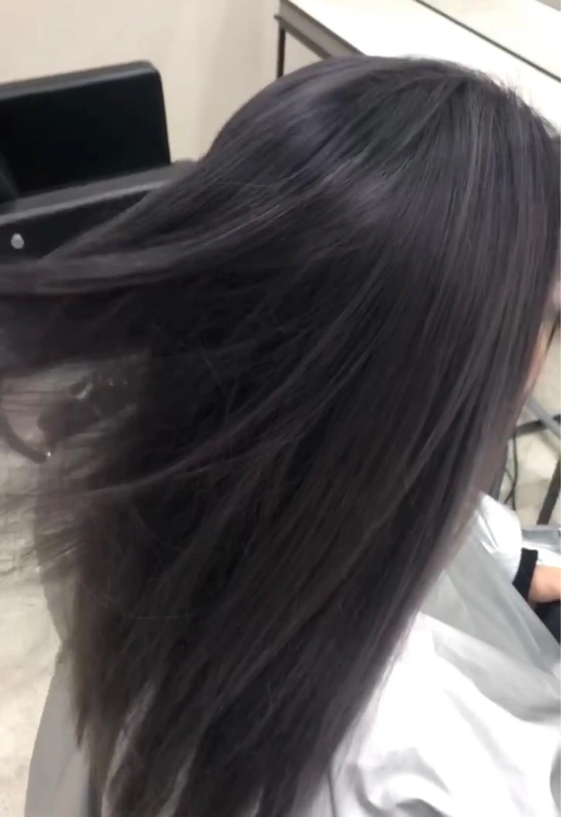 ミディアム カラー 艶ハイトーンブリーチ 🌈小林侑雅のヘアスタイル