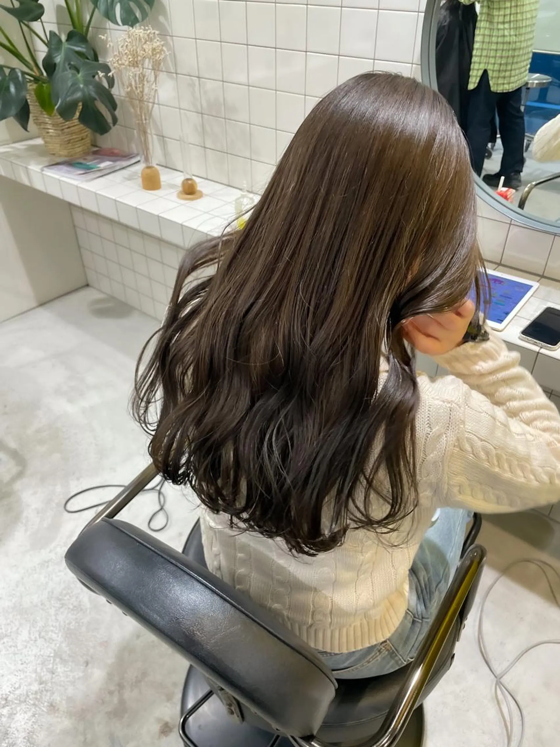 セミロング カラー Koto🌿 ブリーチなしカラーのヘアスタイル