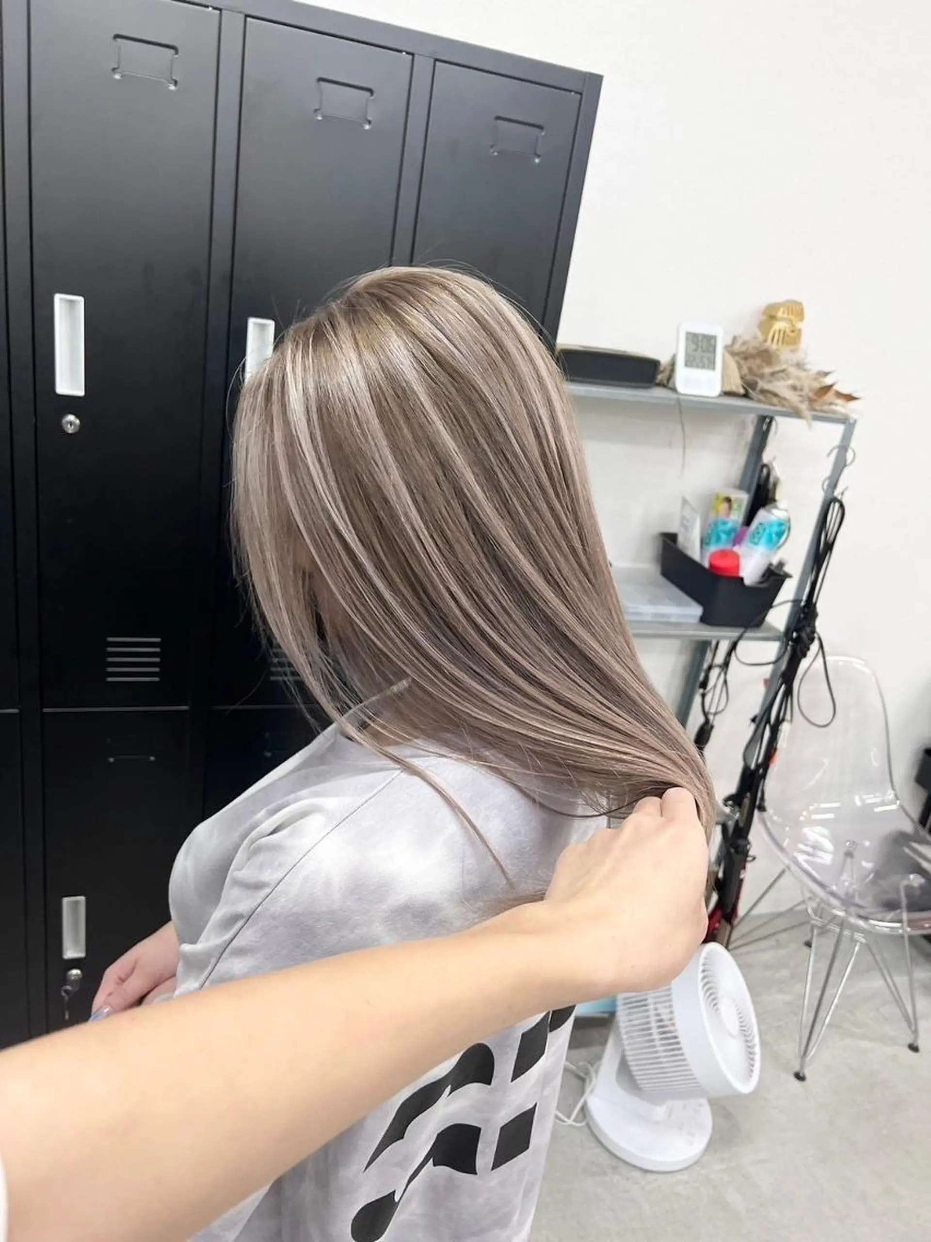 カラー Eirデザイナーズ サロン茶屋町tomoのヘアスタイル