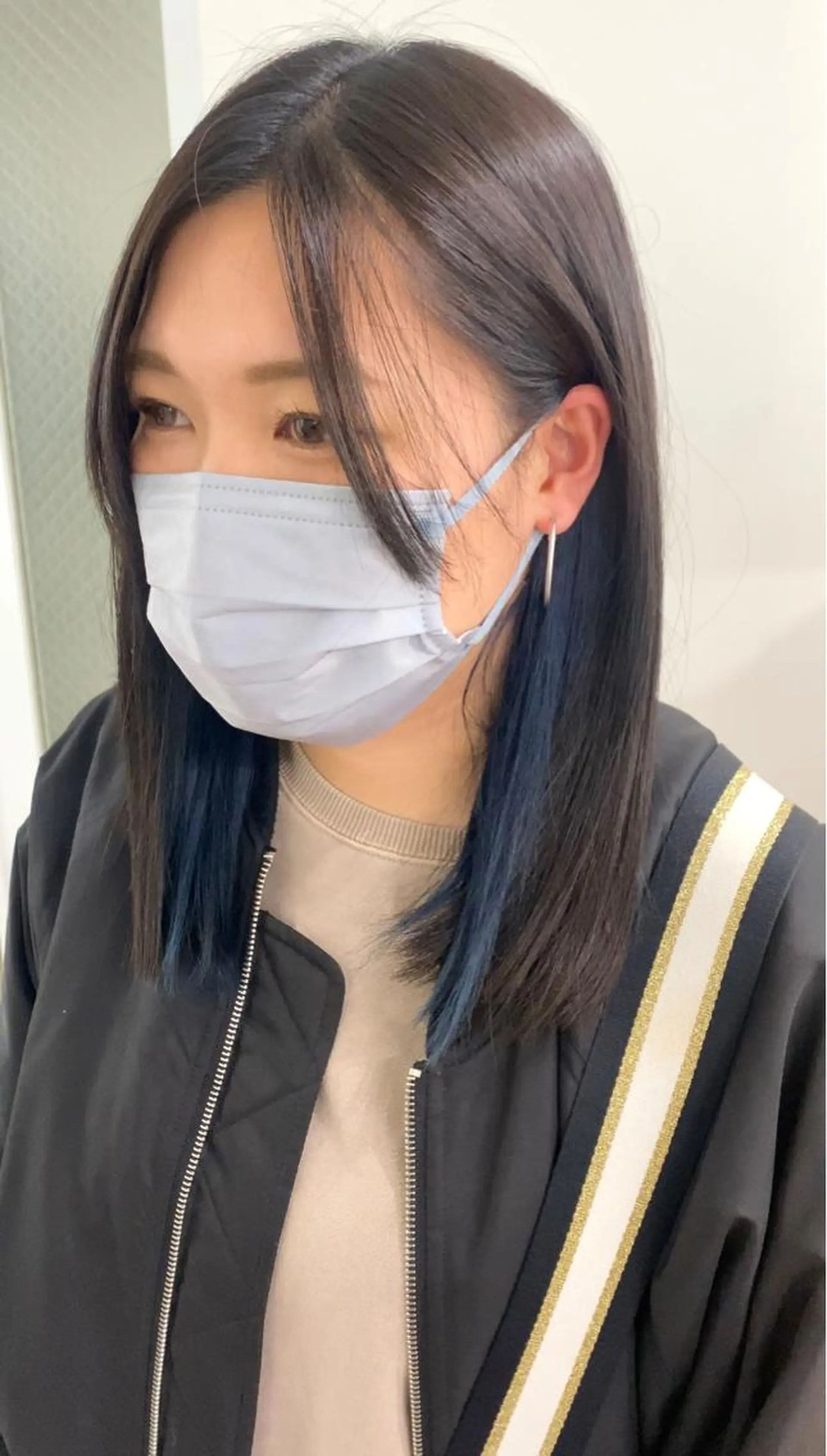 セミロング カラー youres hair 新宿三丁目所属・髪質改善カラー、美髪 トリートメント専門のヘアスタイル
