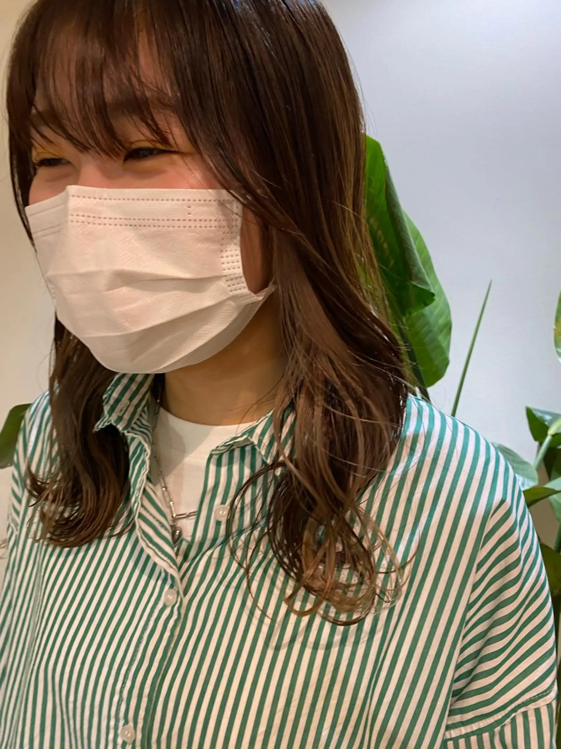 セミロング W所属・小林 朋花のヘアスタイル